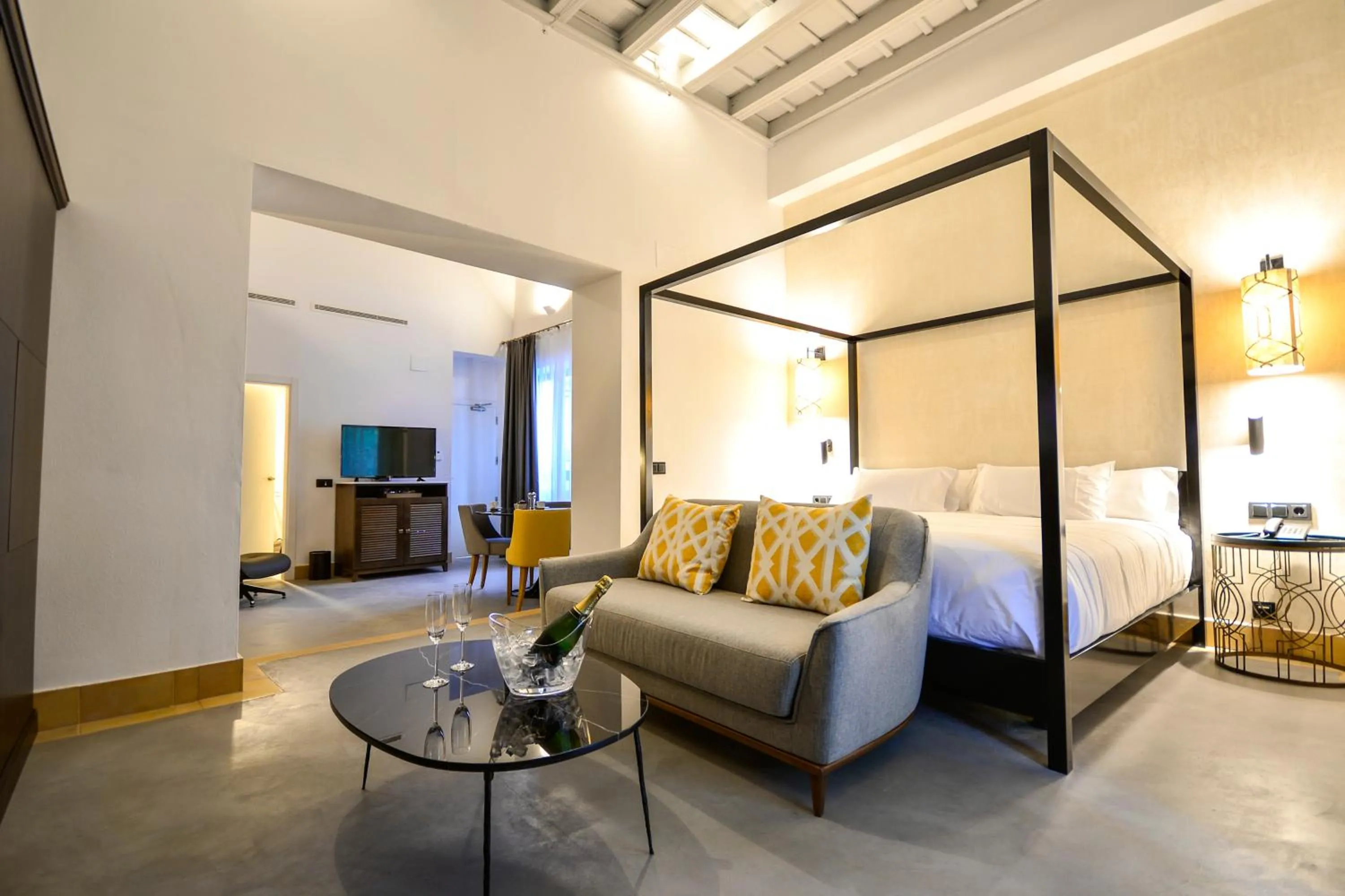 Bedroom, Bed in Legado Alcazar Hotel