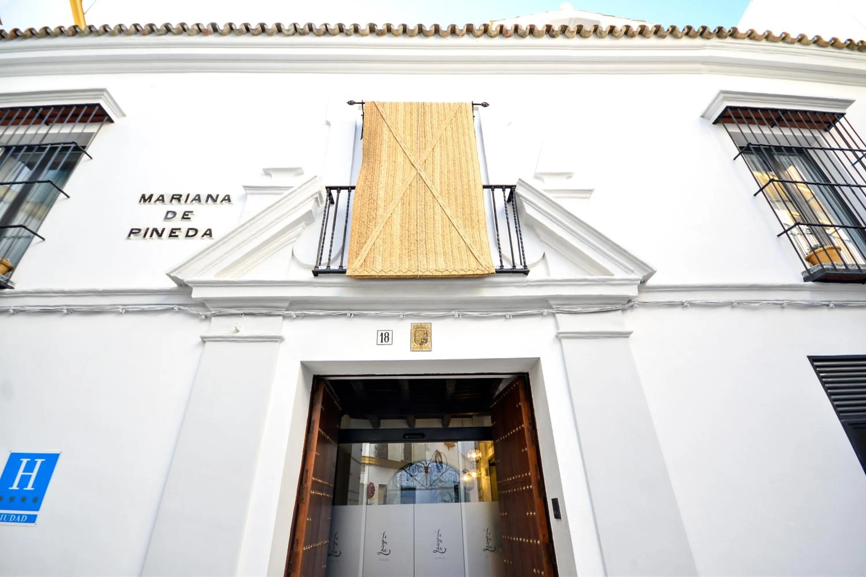 Facade/entrance in Legado Alcazar Hotel