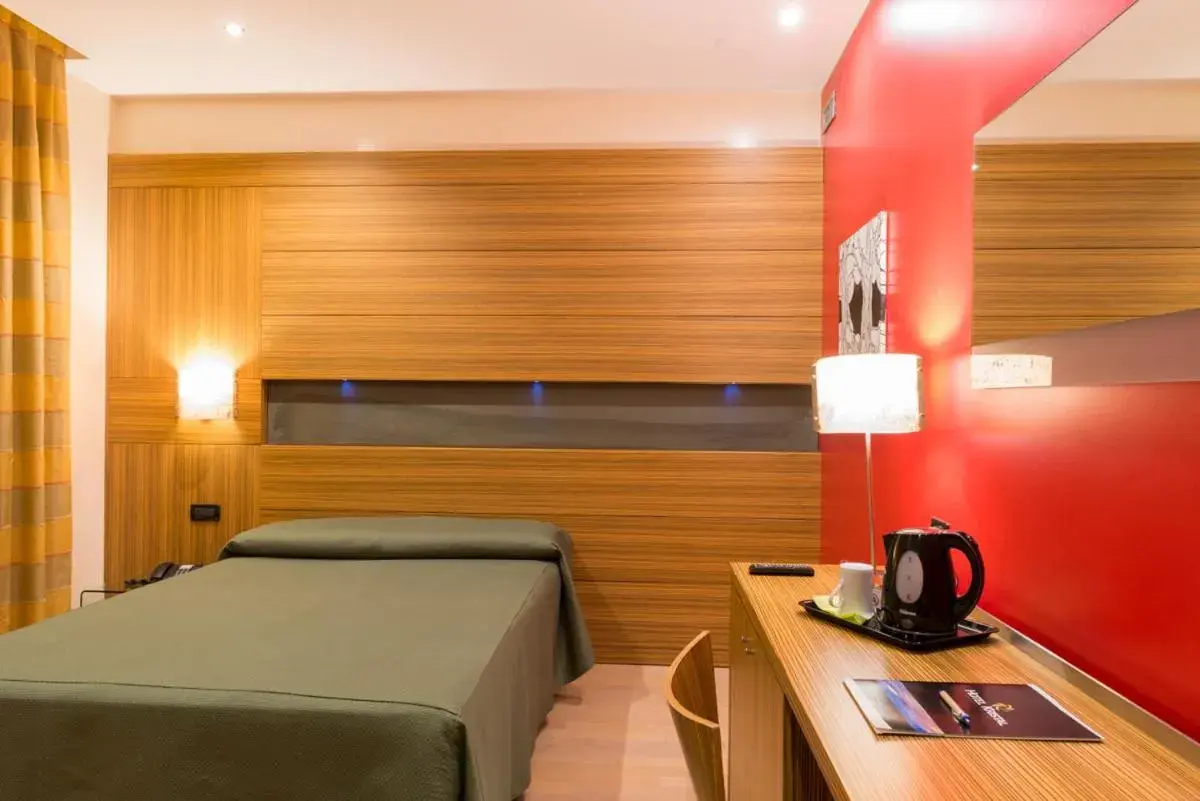 Single Room - Disability Access in Hotel Kristal 3 Stelle Superior Single Room - Disability Access in Hotel Kristal 3 Stelle Superior