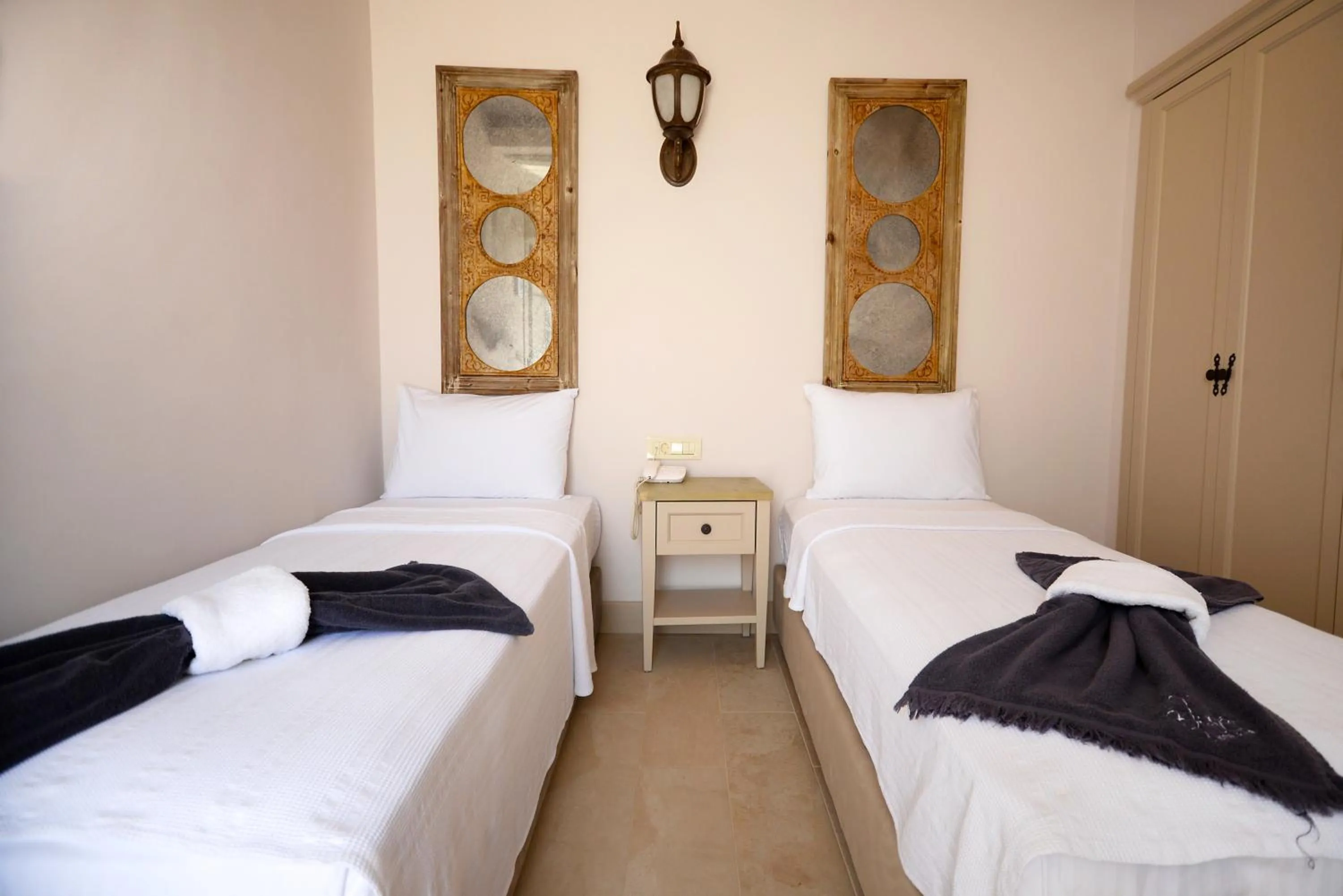 Photo of the whole room, Bed in Elista Hotel & Spa