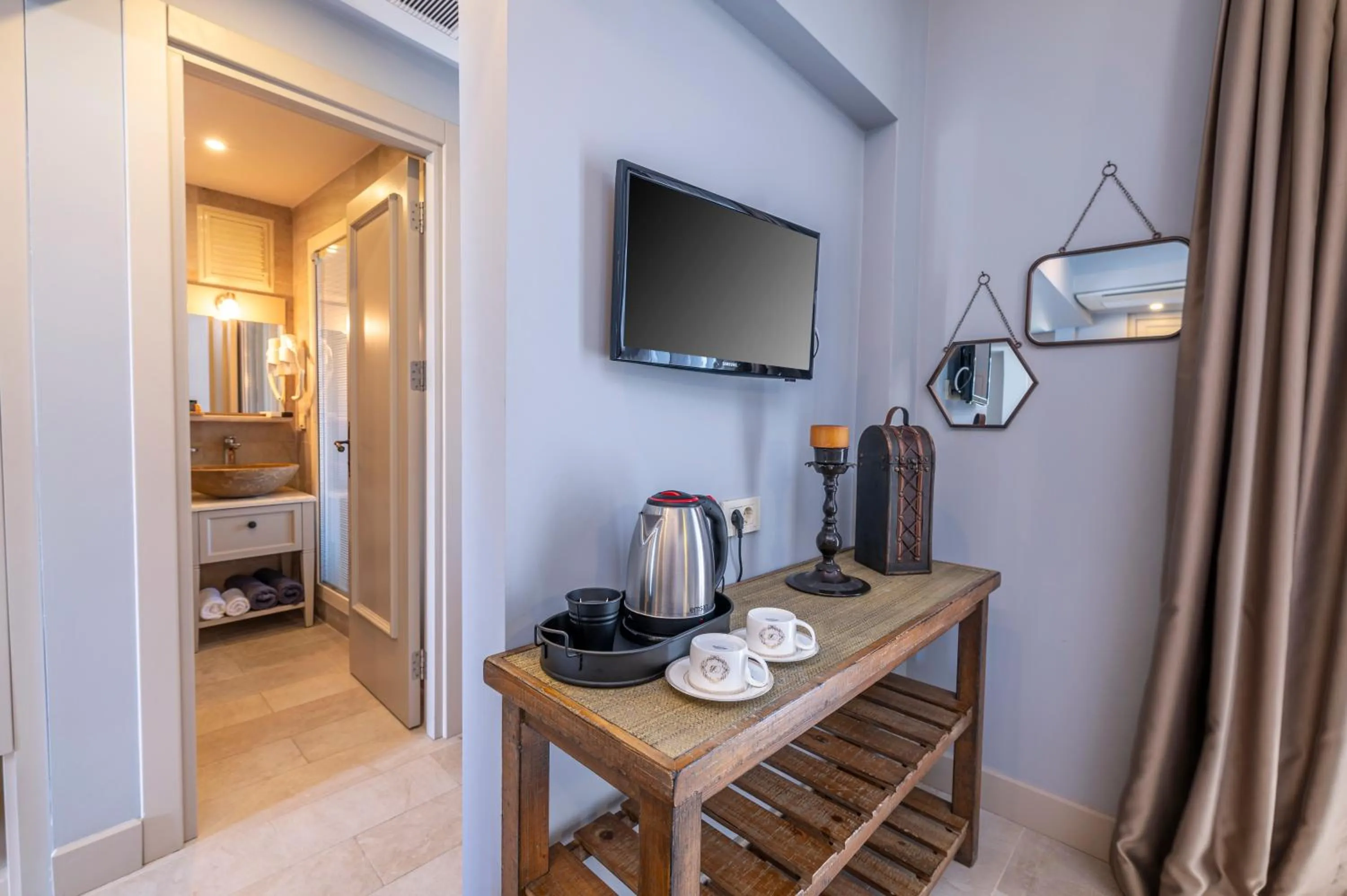 TV and multimedia, Bed in Elista Hotel & Spa