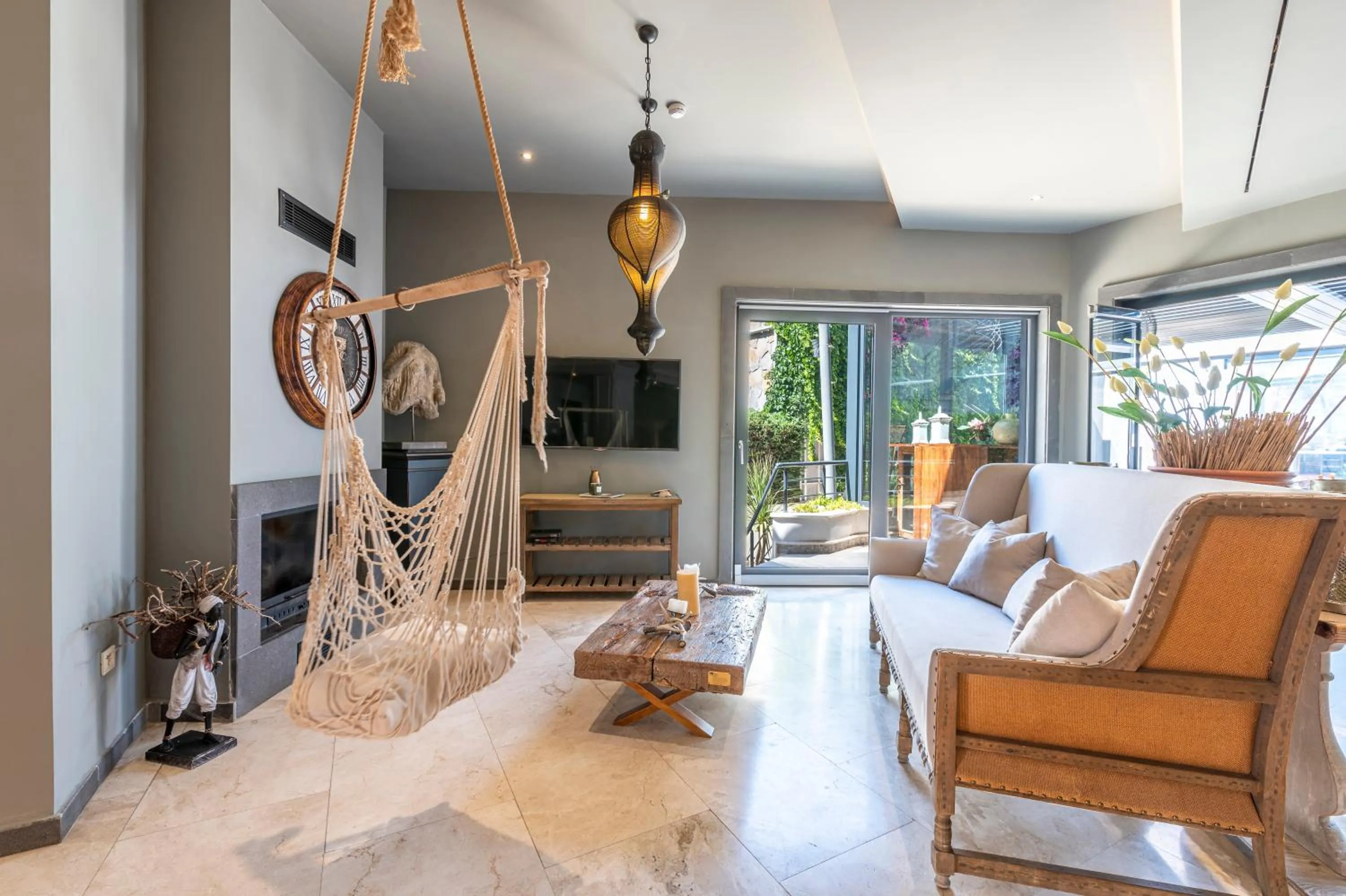 Communal lounge/ TV room in Elista Hotel & Spa