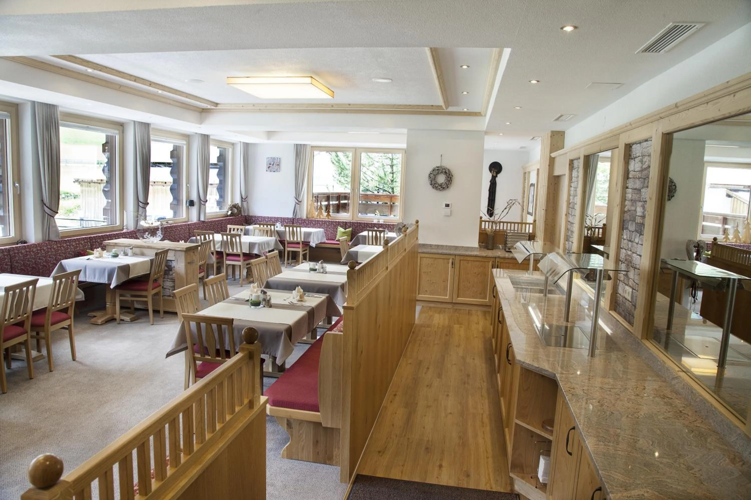 Restaurant/places to eat in Hotel Landle