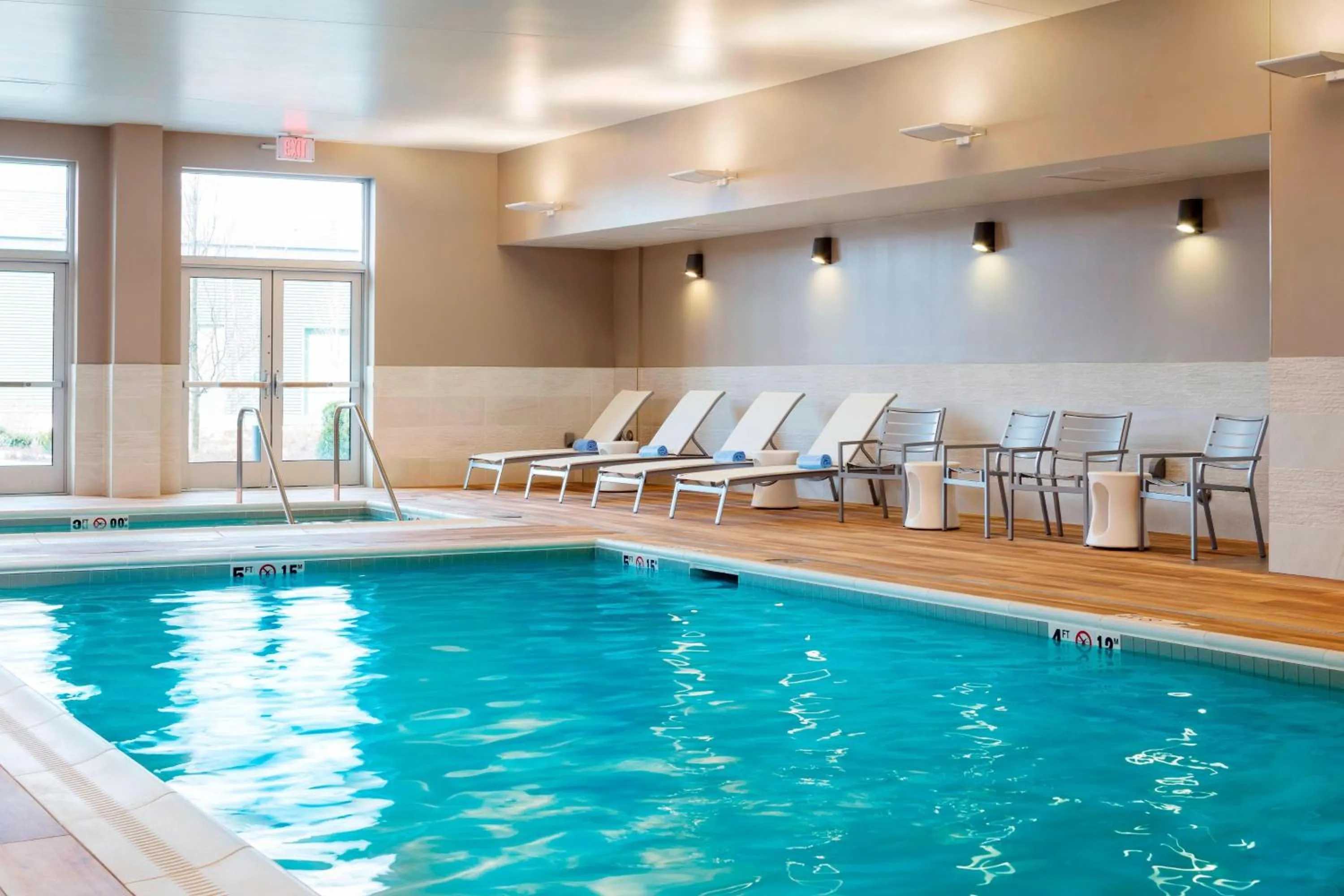 Swimming pool in Residence Inn by Marriott Boston Burlington
