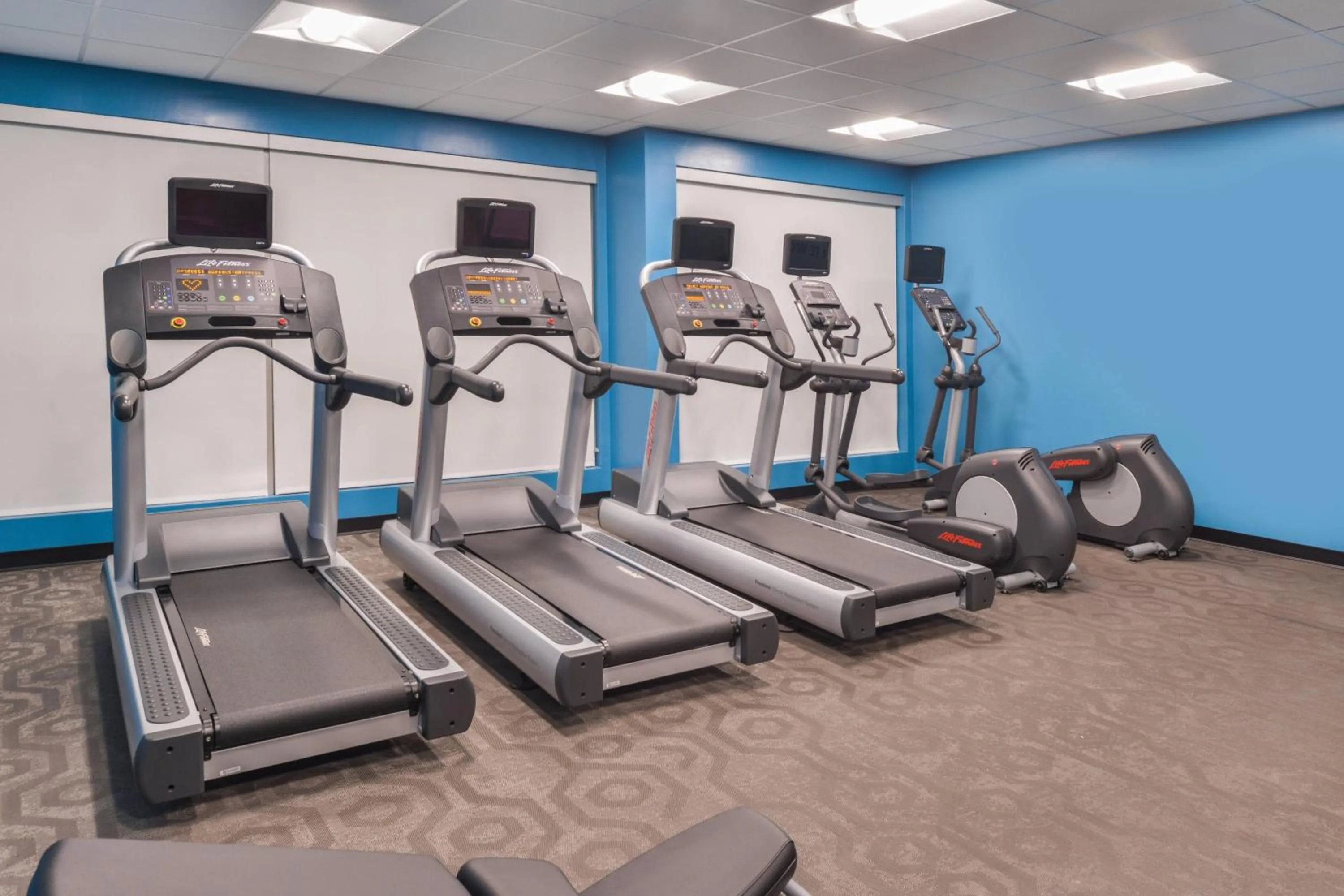 Fitness centre/facilities in Fairfield Inn & Suites by Marriott Coralville