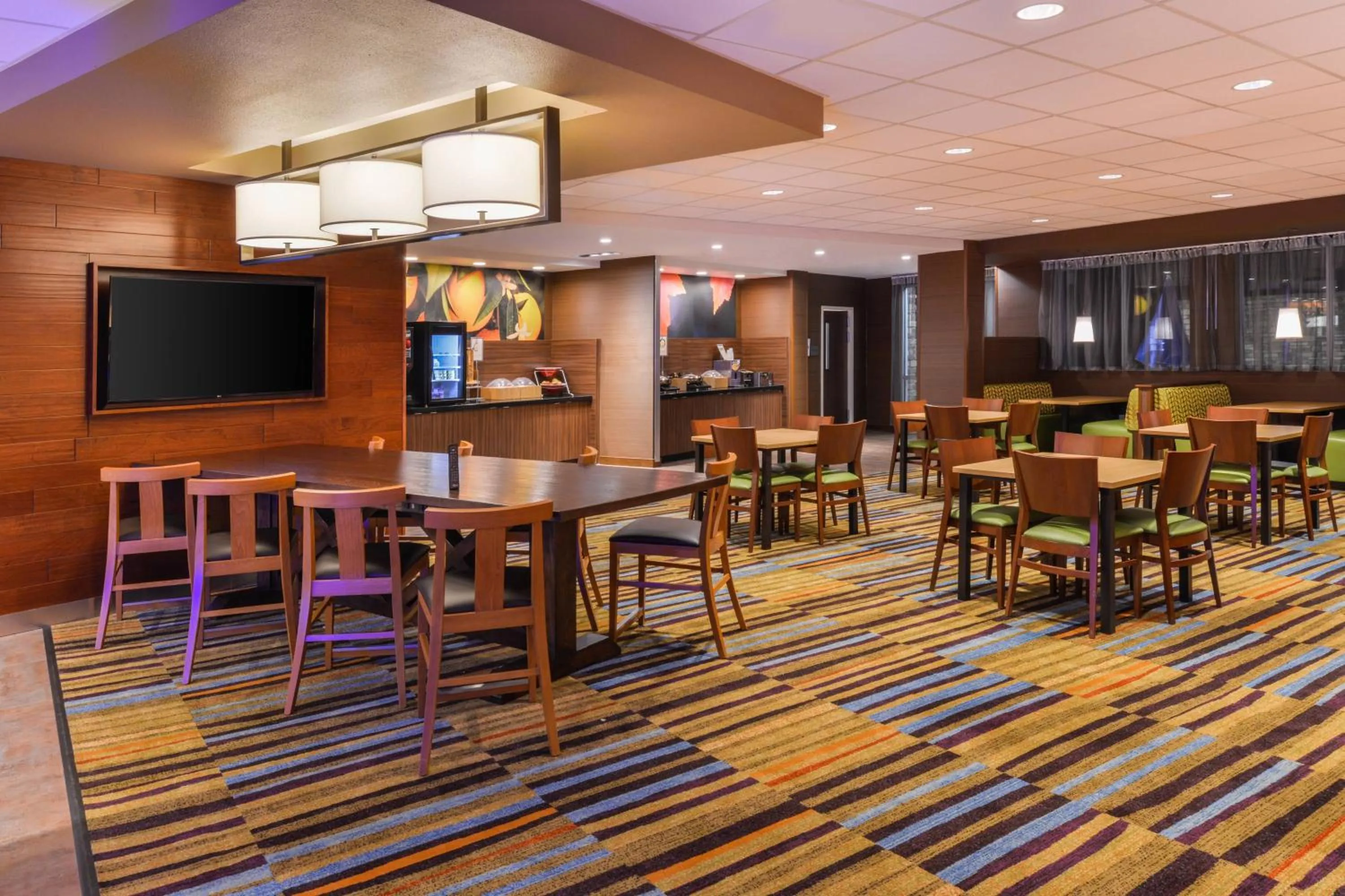 Restaurant/places to eat in Fairfield Inn & Suites by Marriott Coralville