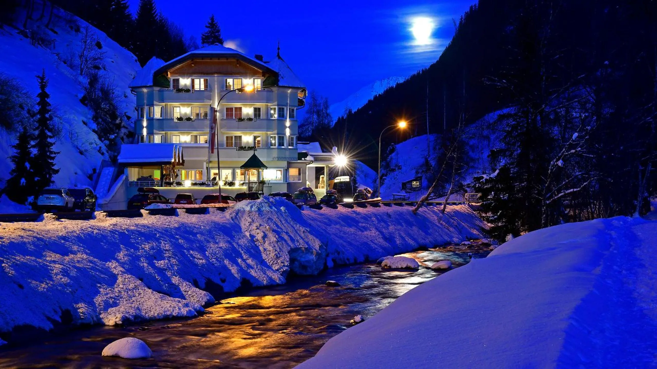 Property building in Hotel Höllroah