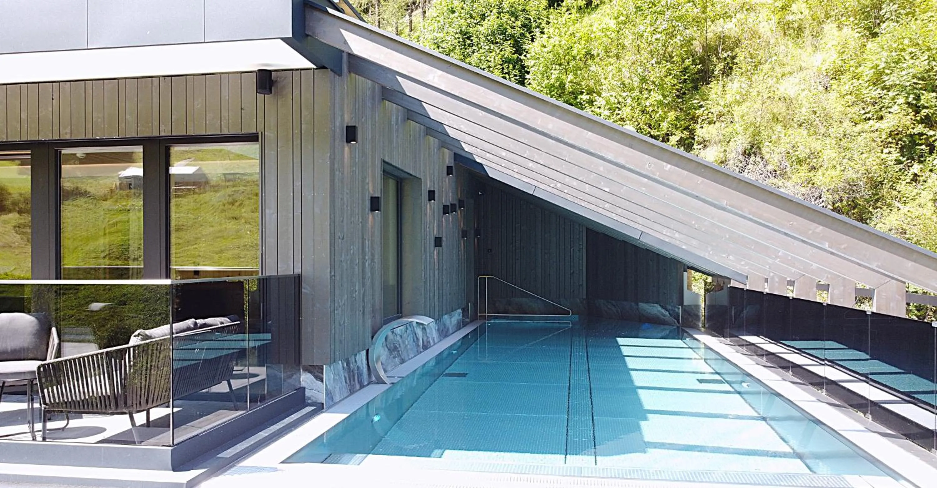 Pool view in Hotel Höllroah