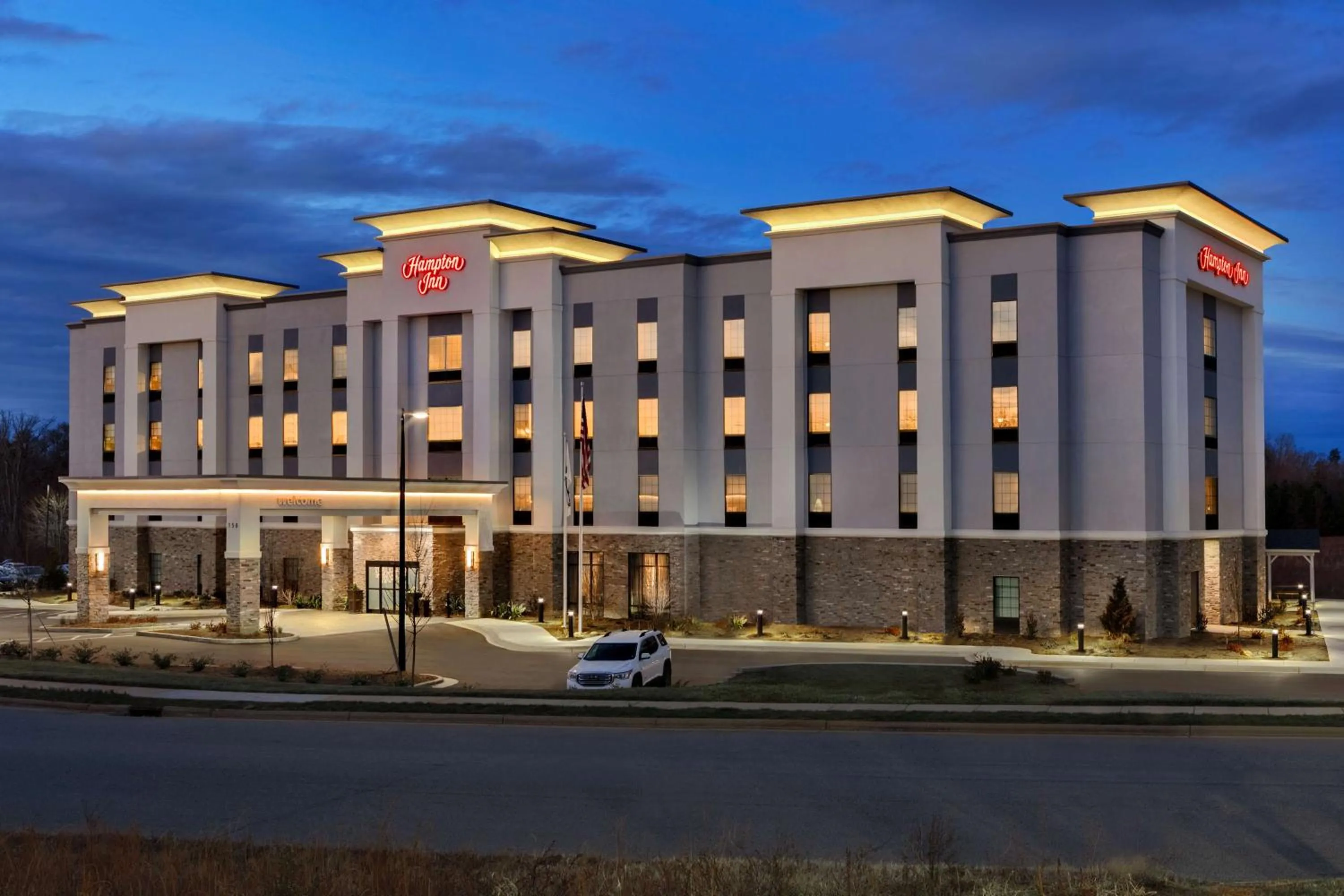 Property building in Hampton Inn Kernersville