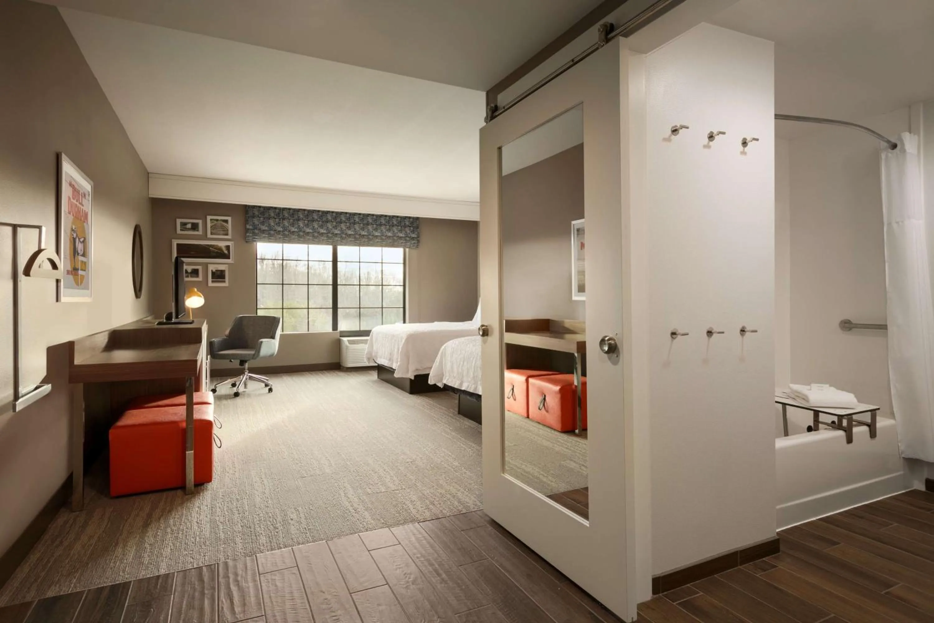 Bedroom, Bed in Hampton Inn Kernersville