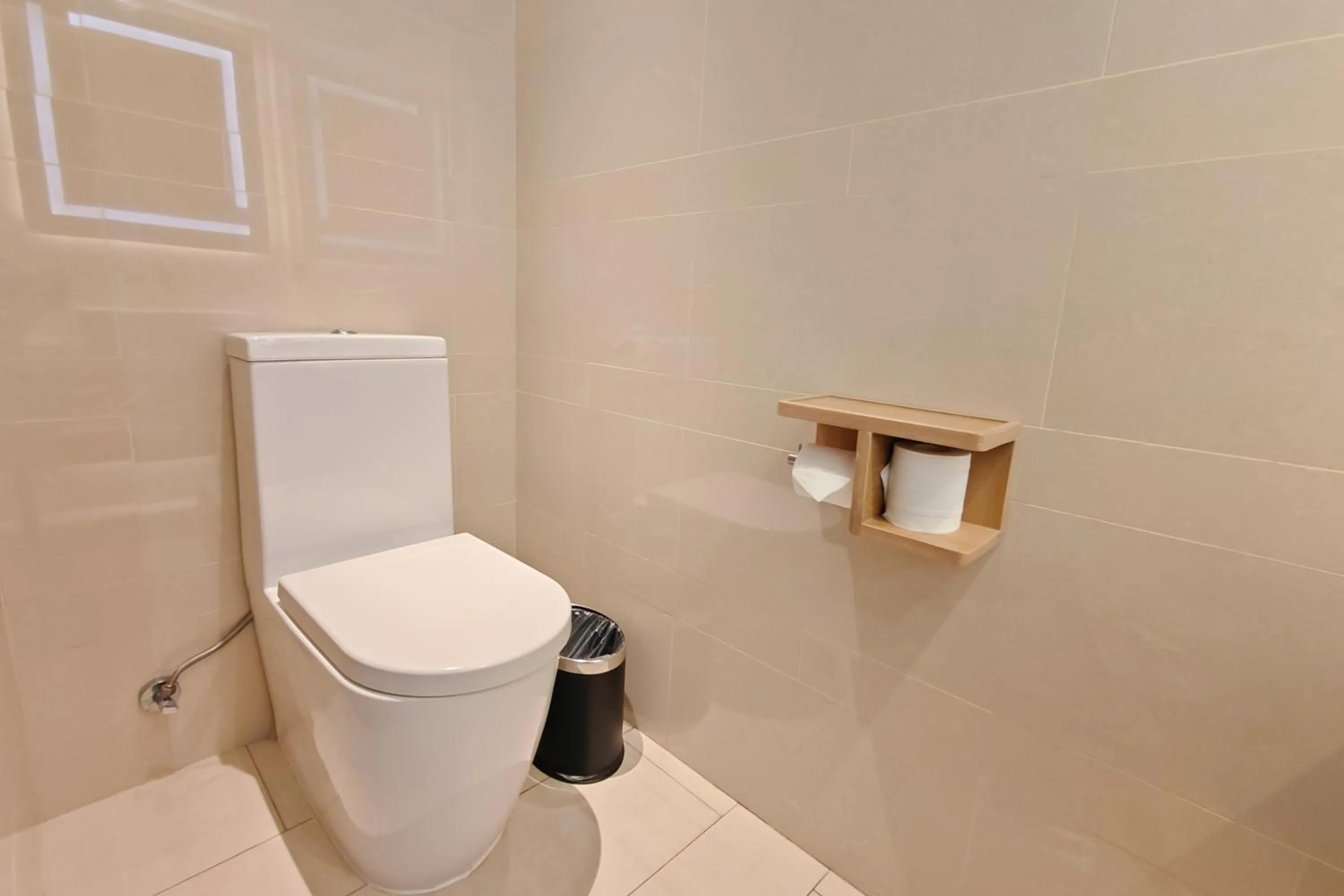 Toilet in Hilton Garden Inn Hangzhou Lu'Niao