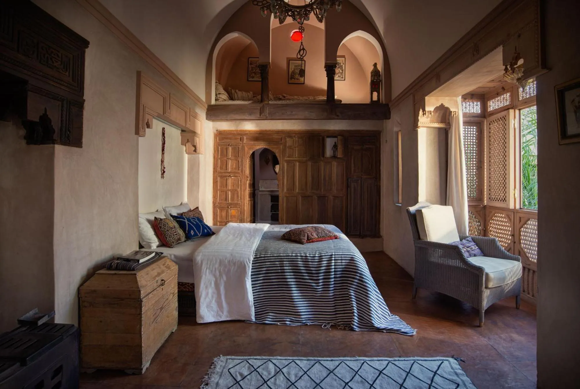 Photo of the whole room, Bed in Riad Kbour & Chou