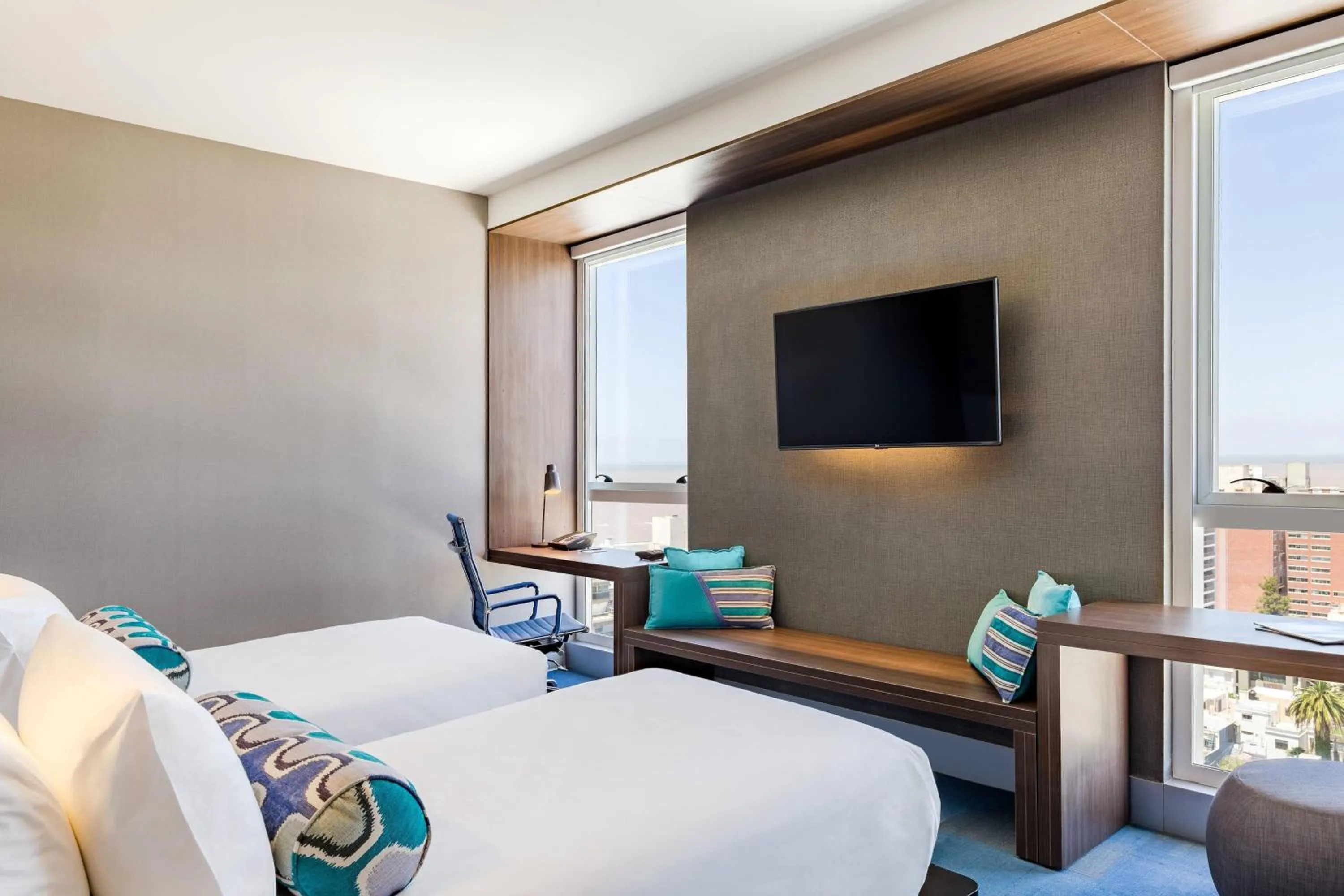 Photo of the whole room, Bed in Aloft Montevideo Hotel - Marriott International