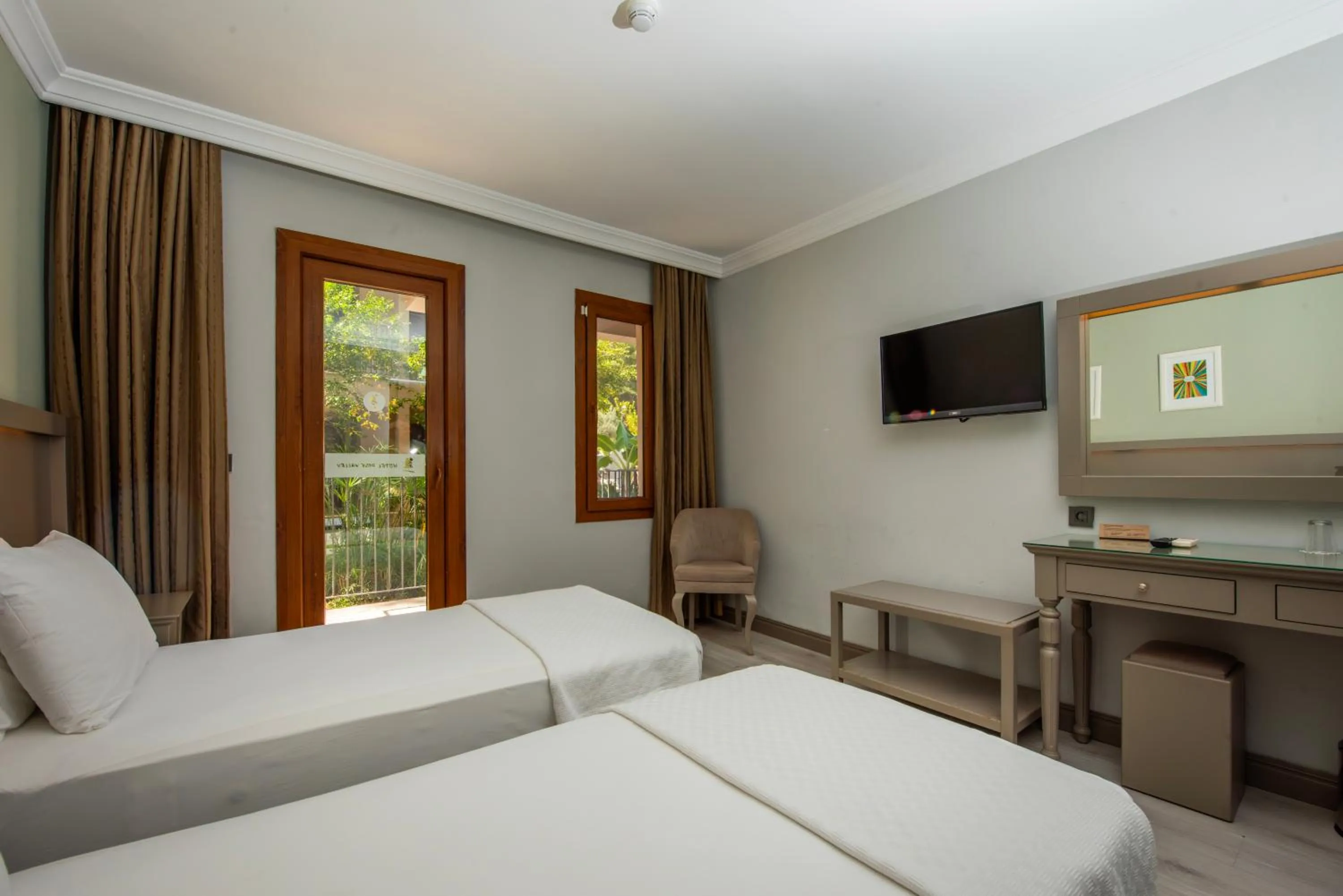 Bedroom, Bed in Pine Valley Hotel Oludeniz