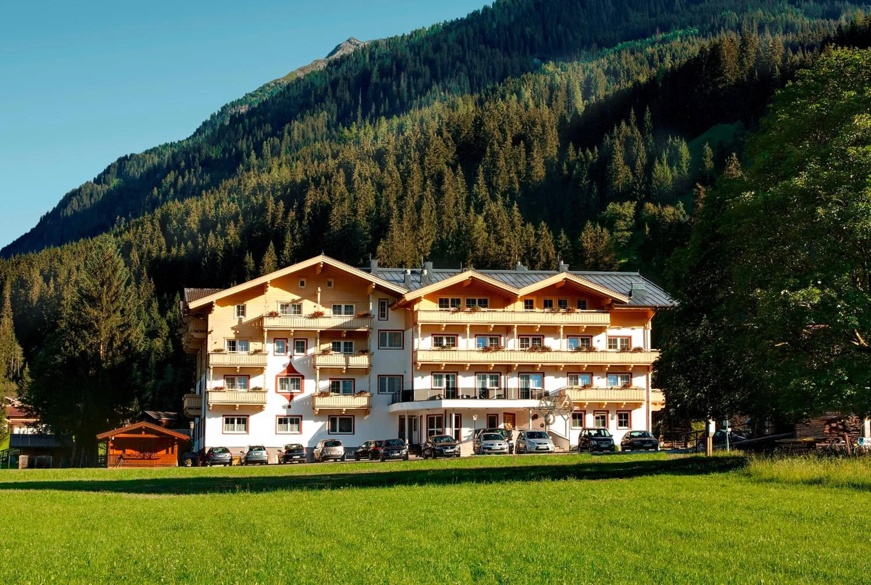 Facade/entrance in Hotel Grundlhof