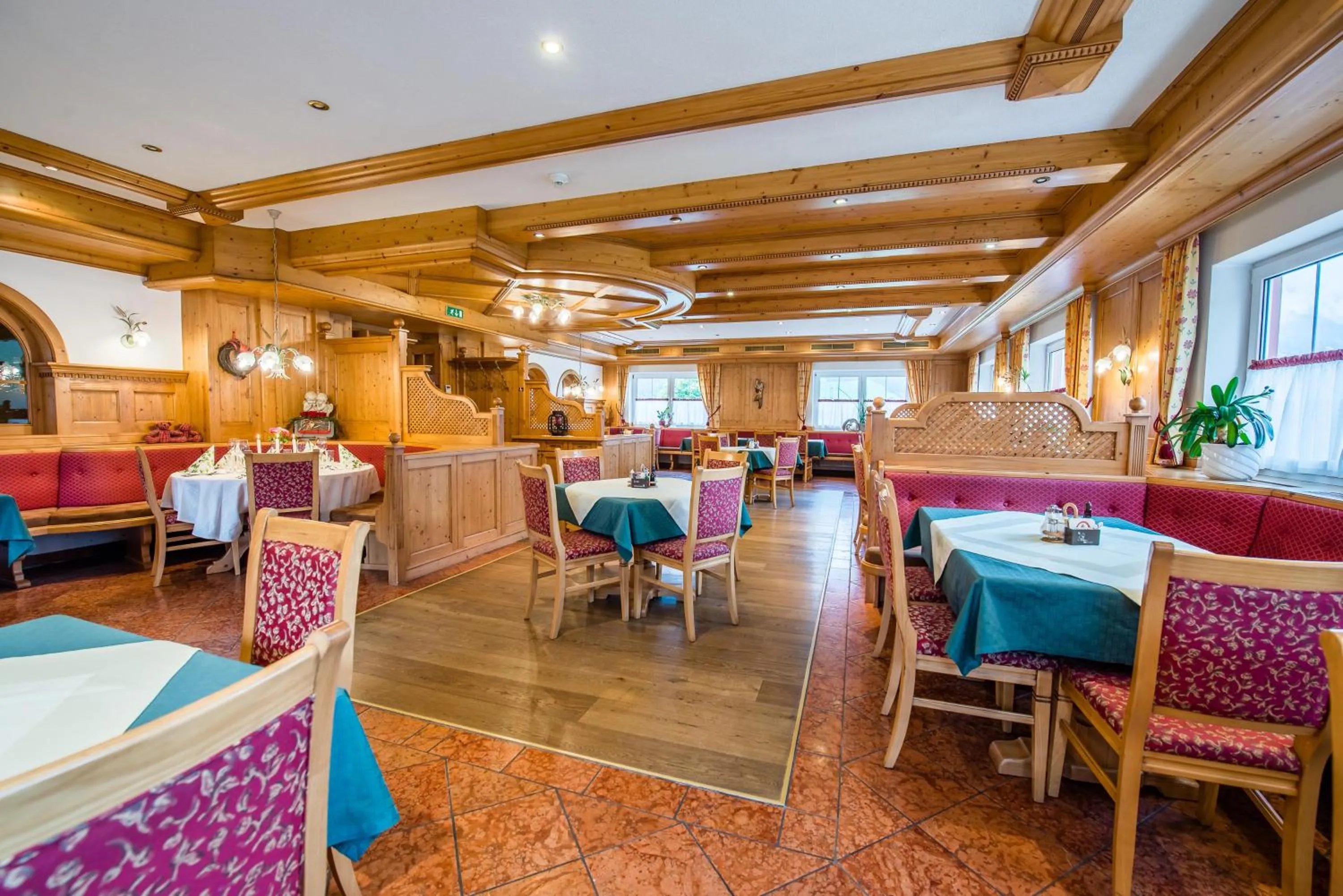 Restaurant/places to eat in Hotel Grundlhof