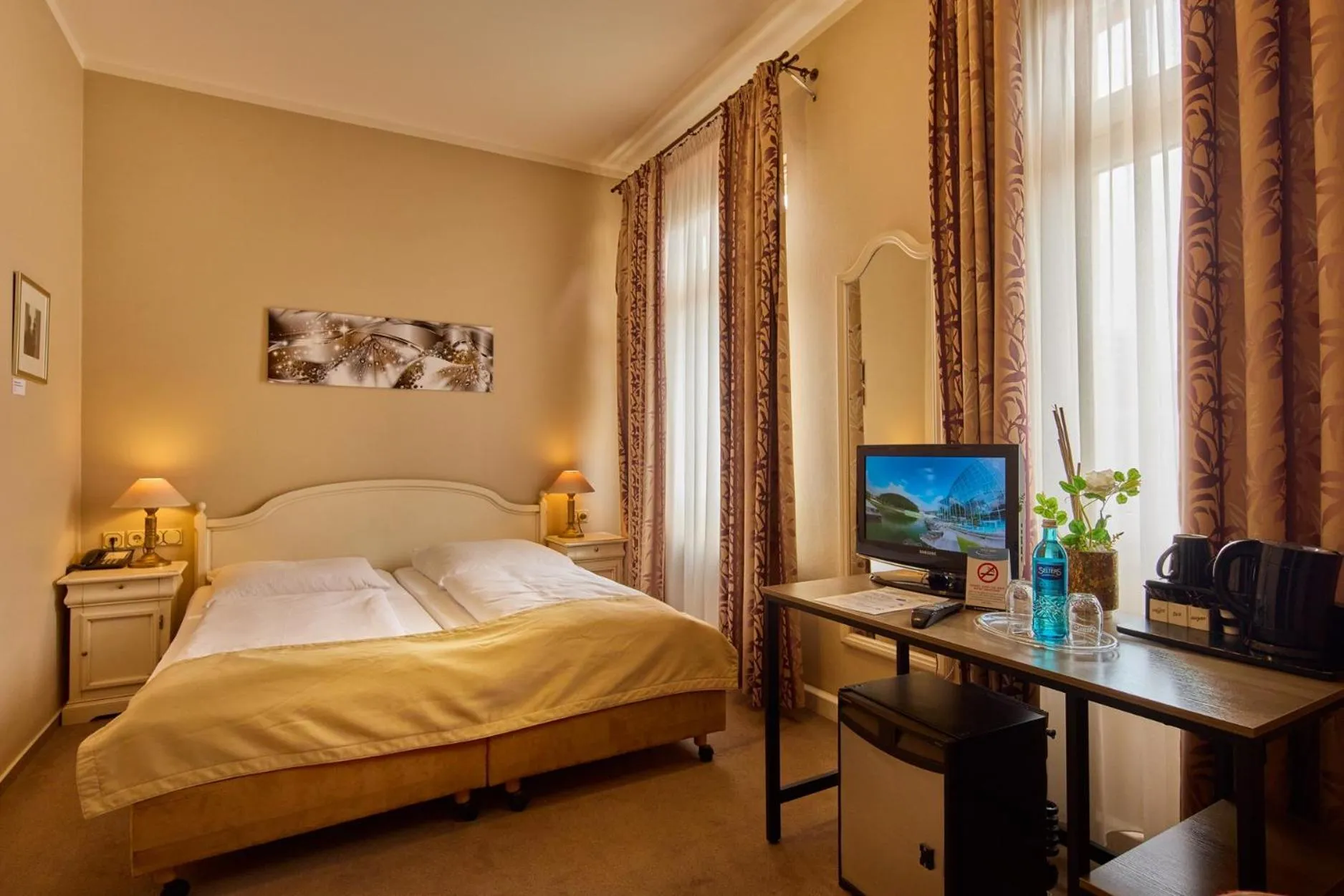 Photo of the whole room, Bed in TRIP INN PostHotel Düren