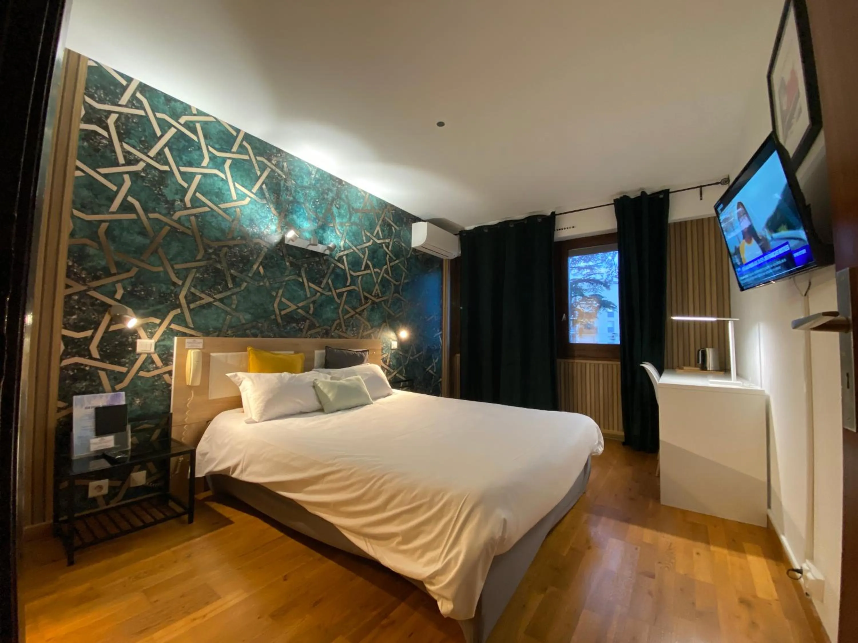 Bed in Savoie Hotel aux portes de Genève