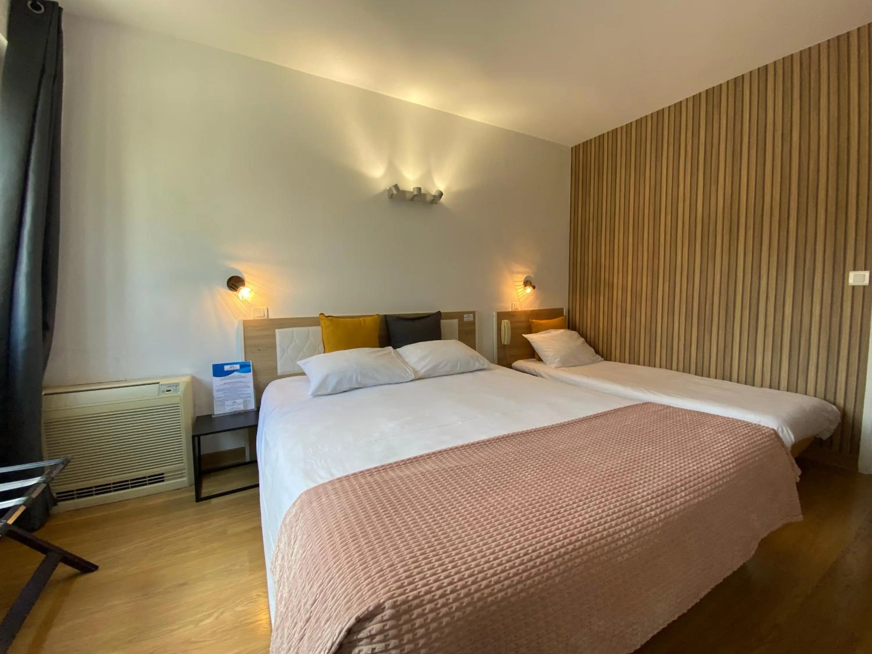 Bed in Savoie Hotel aux portes de Genève