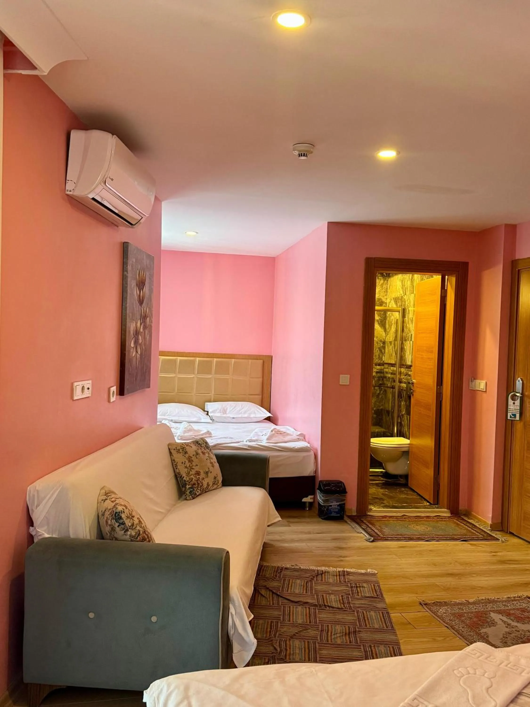 Seating area, Bed in Gulhane Corner Hotel