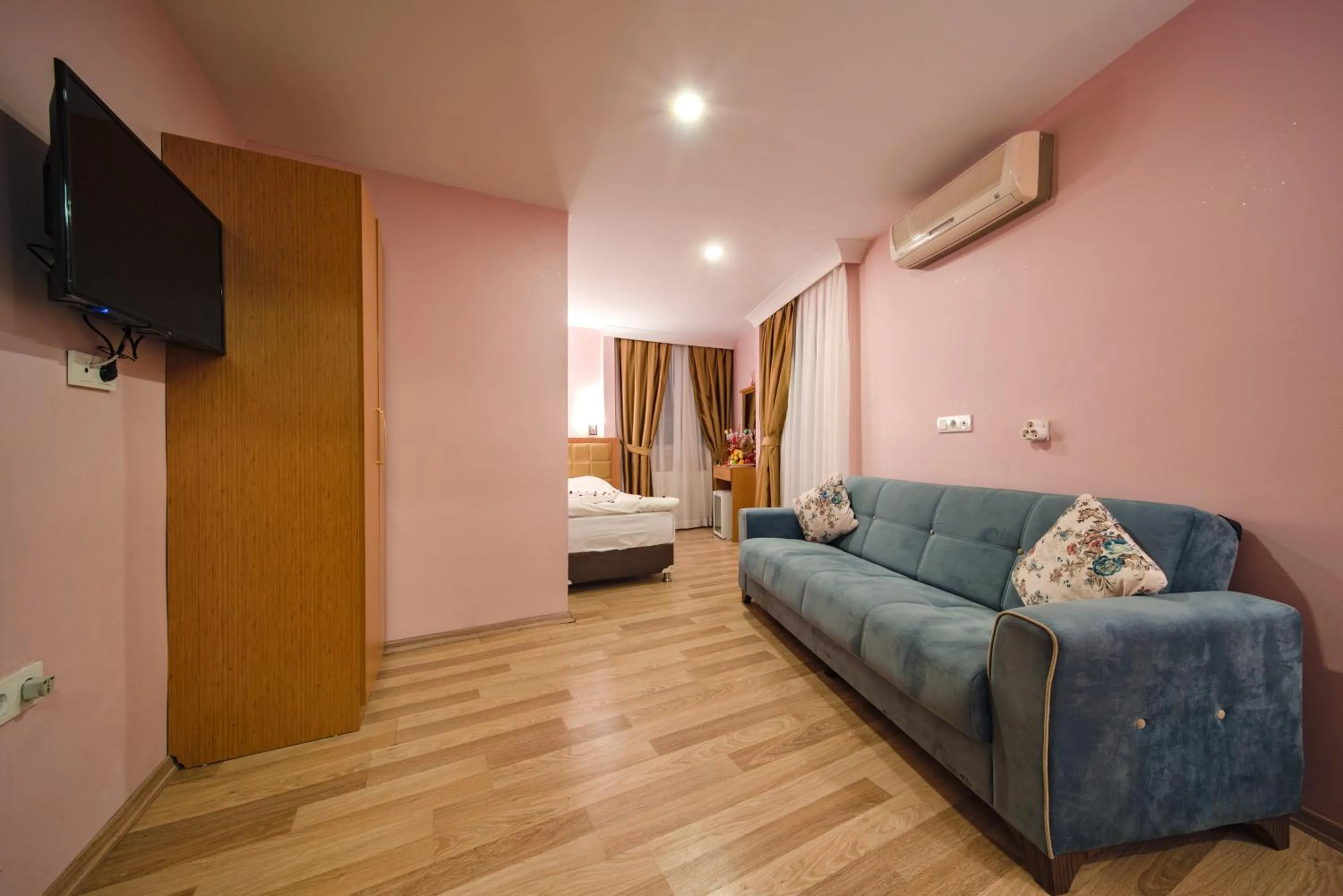 Bed in Gulhane Corner Hotel