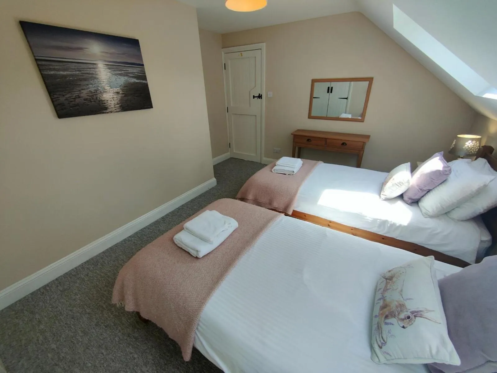 Bedroom, Bed in Pant Glas Barn