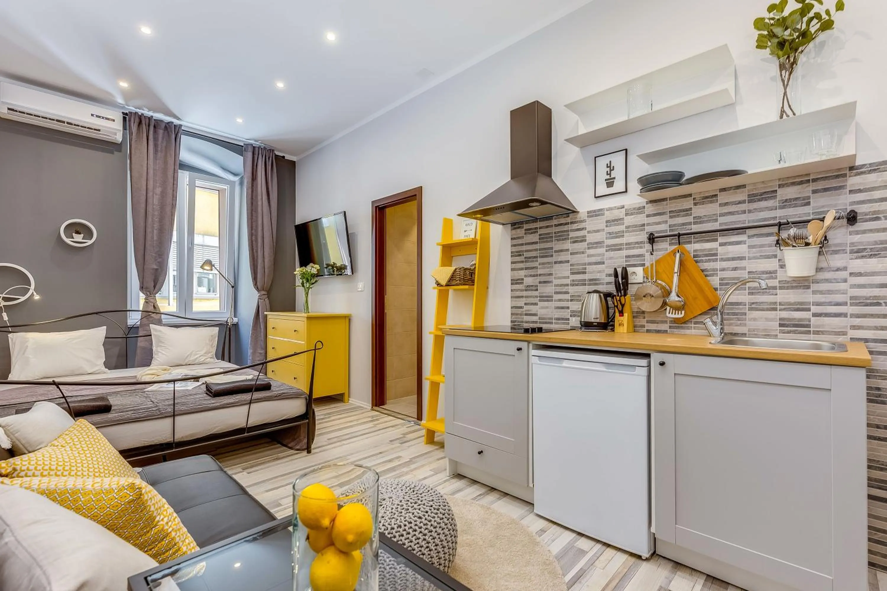 Kitchen or kitchenette in Main Square studios