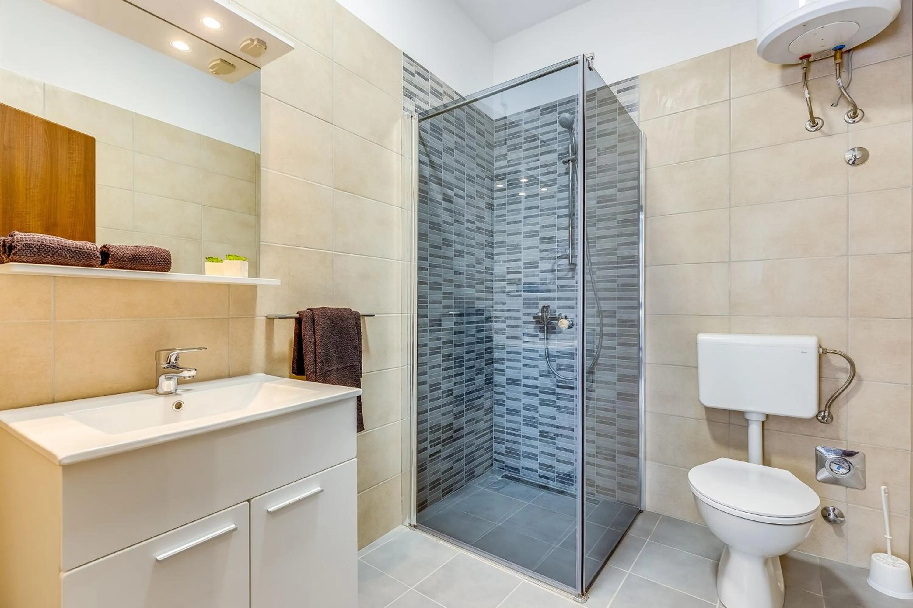 Bathroom in Main Square studios