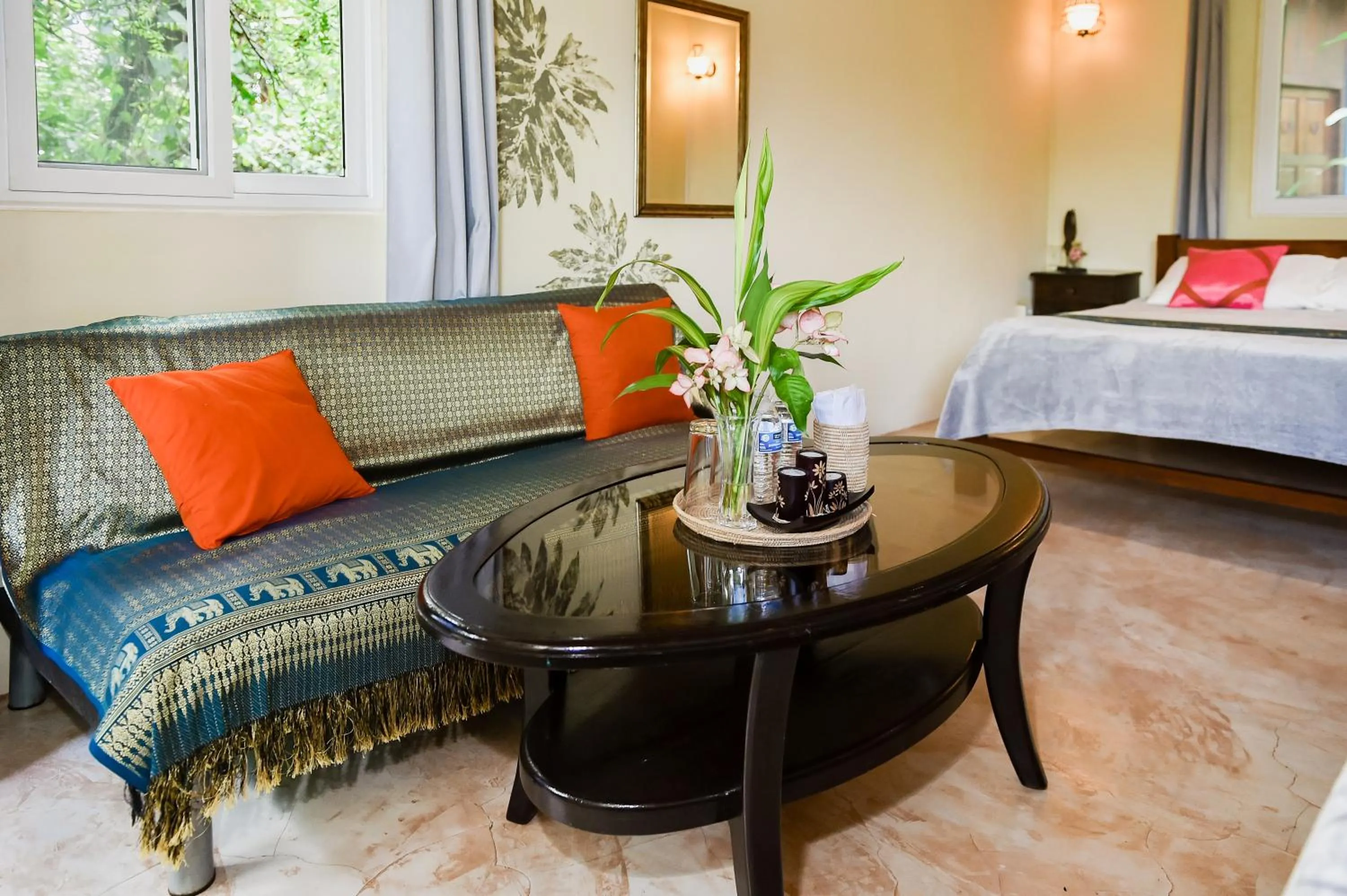 Seating area, Bed in Hotel Anachoreo