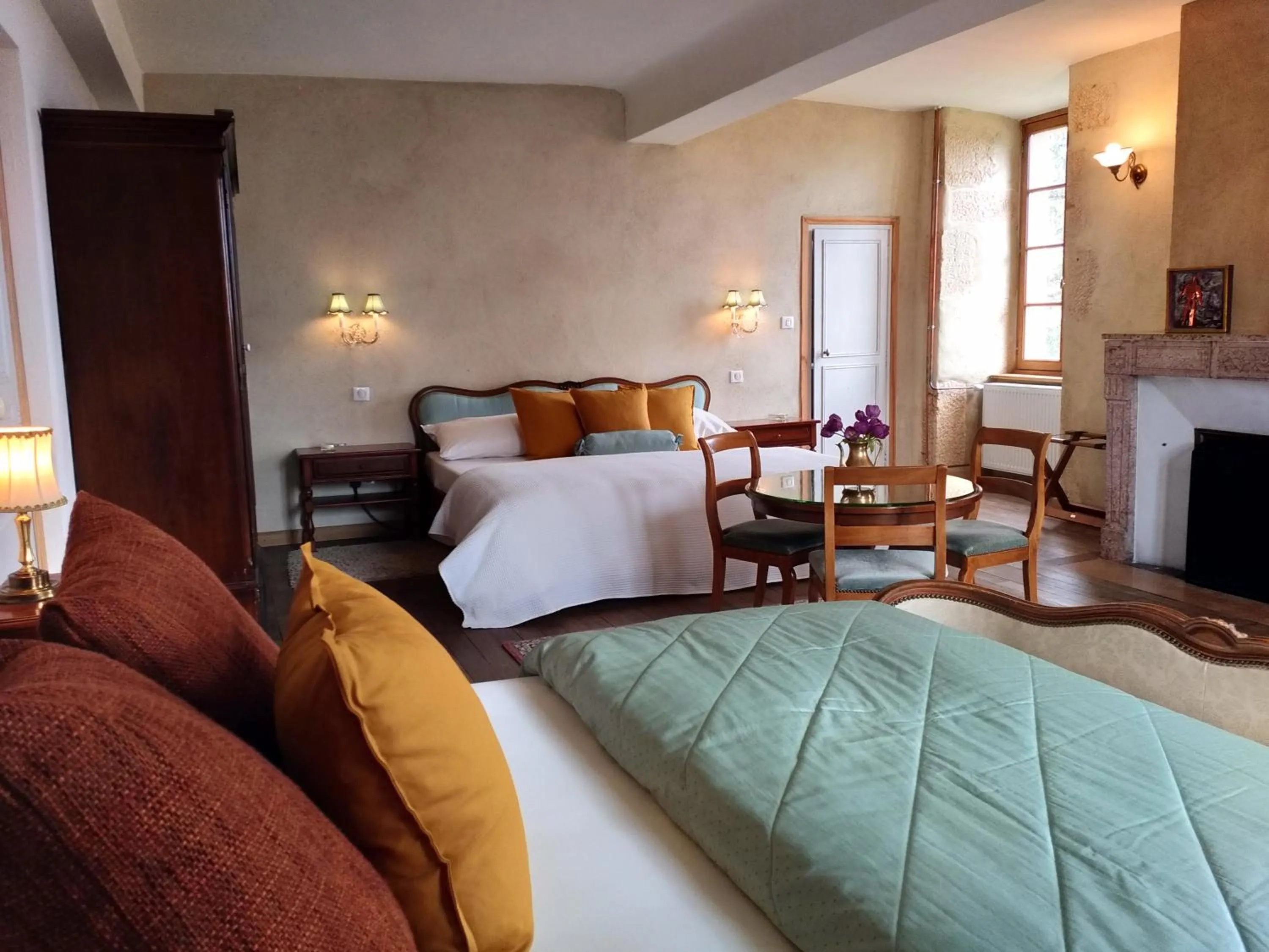 Decorative detail in Chez Casimir