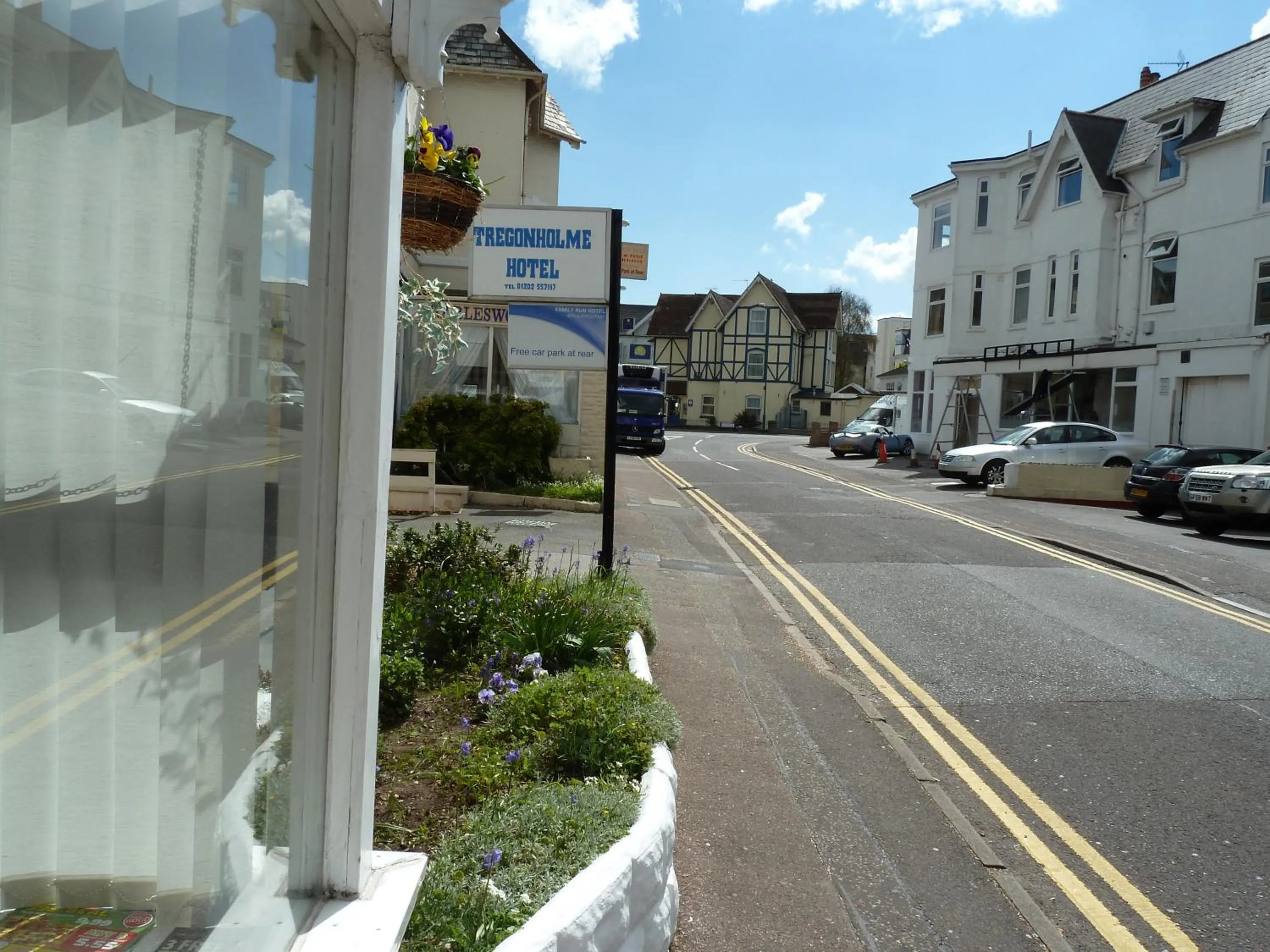 Facade/entrance in Tregonholme Hotel