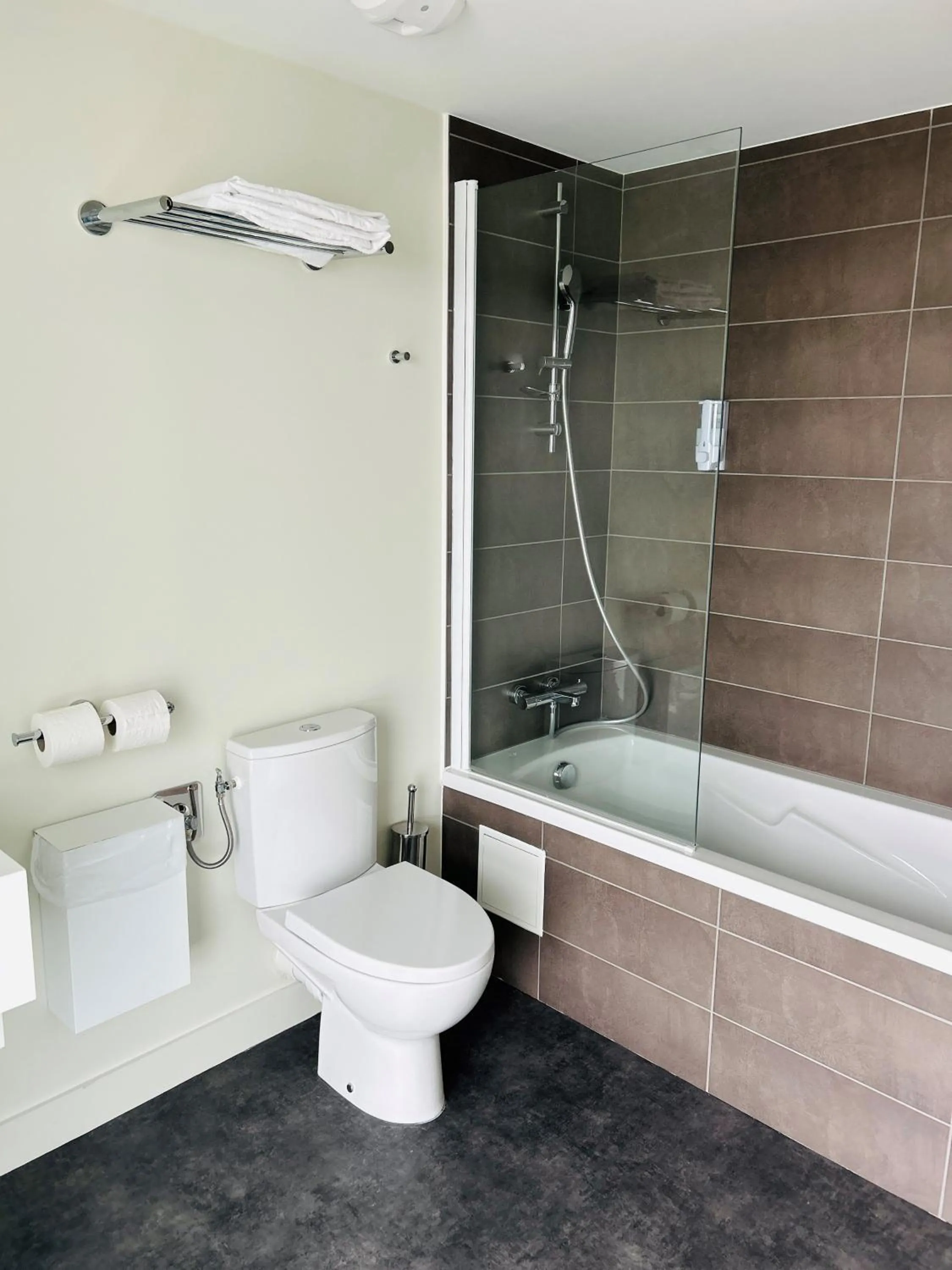 Bathroom in Hotel Wood Inn Bordeaux Aéroport