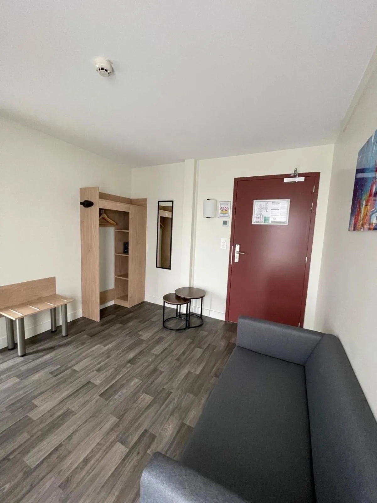 Living room in Hotel Wood Inn Bordeaux Aéroport