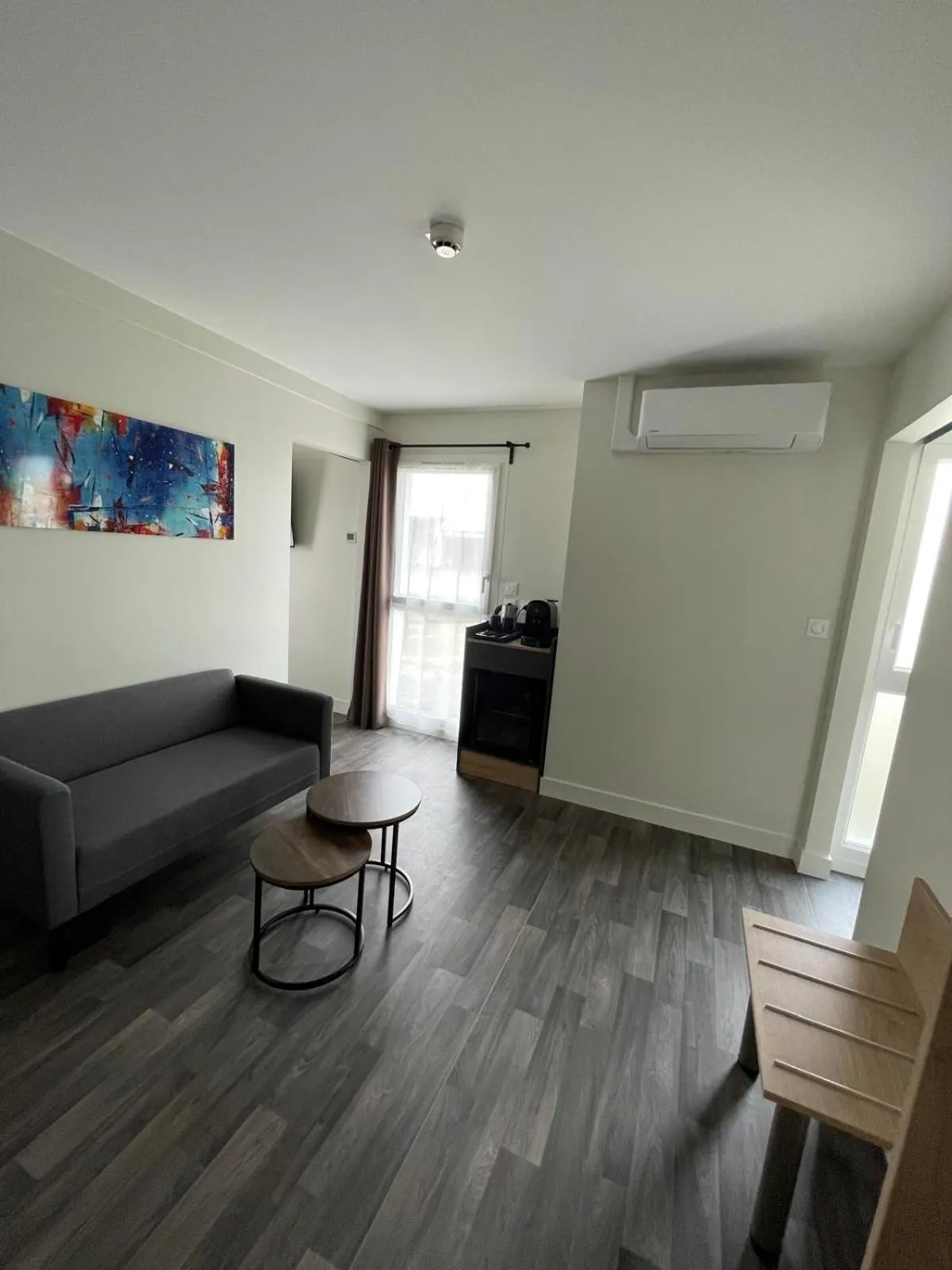 Living room in Hotel Wood Inn Bordeaux Aéroport