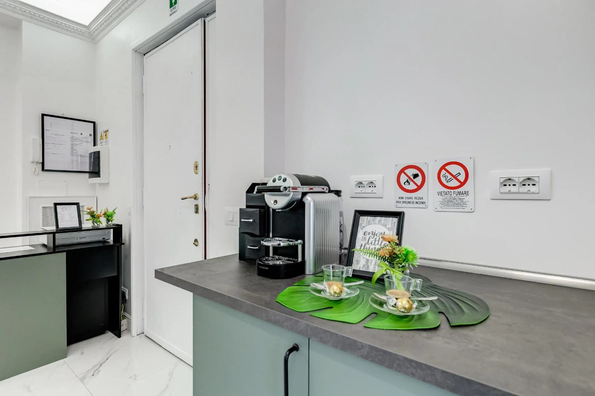 Coffee/tea facilities in Viola Accommodation
