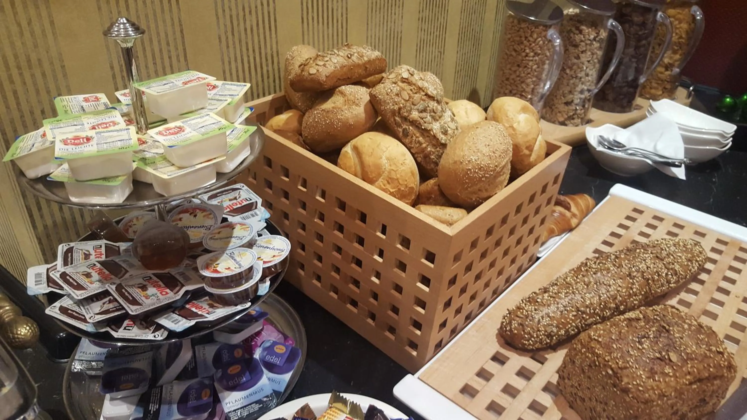 Buffet breakfast in Hotel Brinckmansdorf