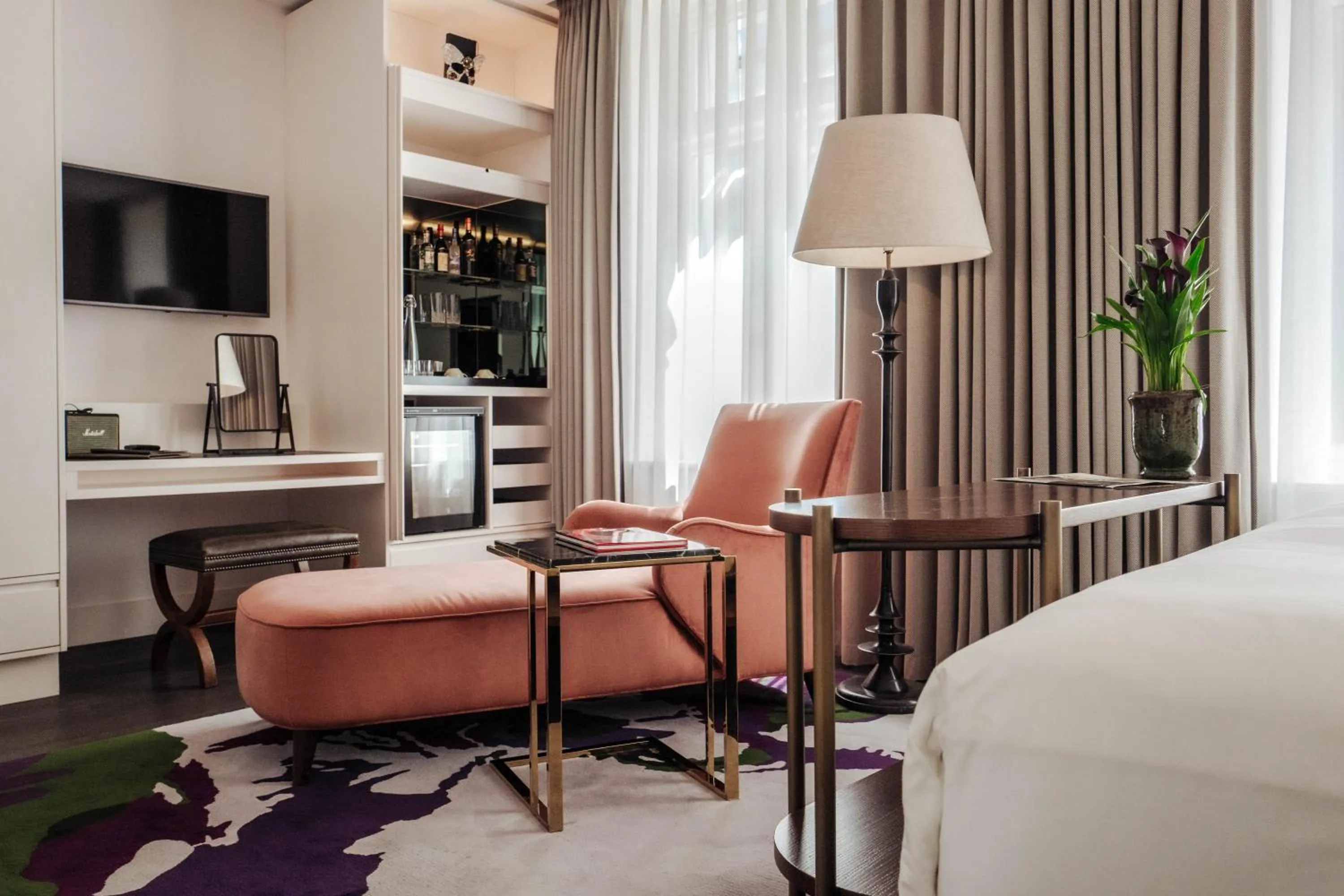 Bedroom, Bed in The Mandrake