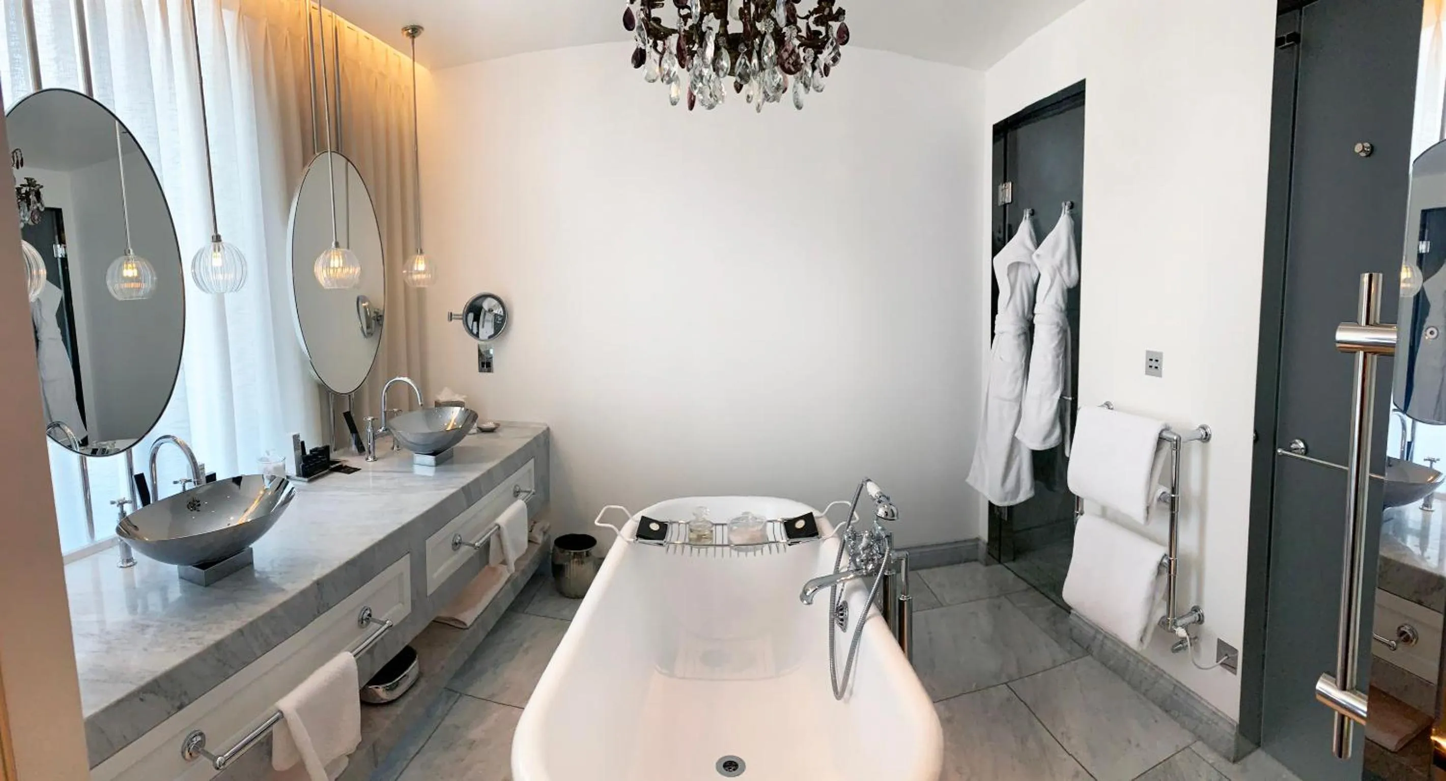 Bedroom in The Mandrake