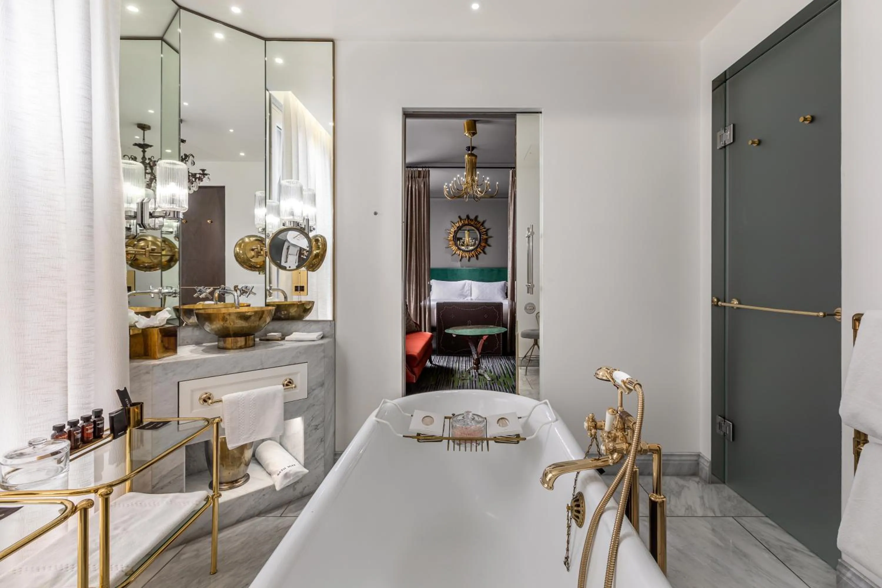 Bedroom, Bed in The Mandrake