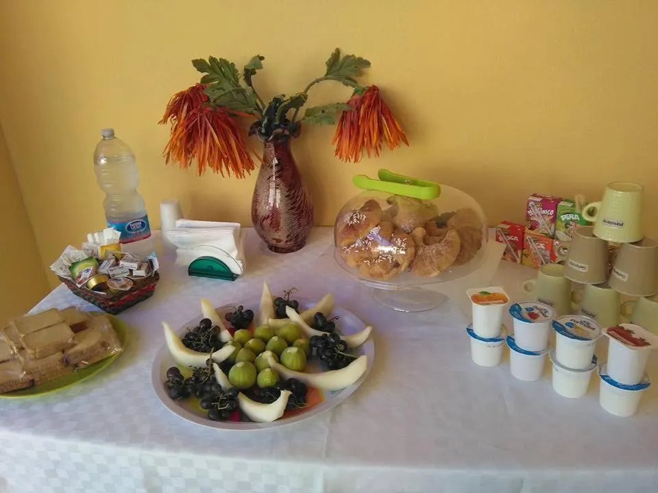 Breakfast in La Casa Gialla