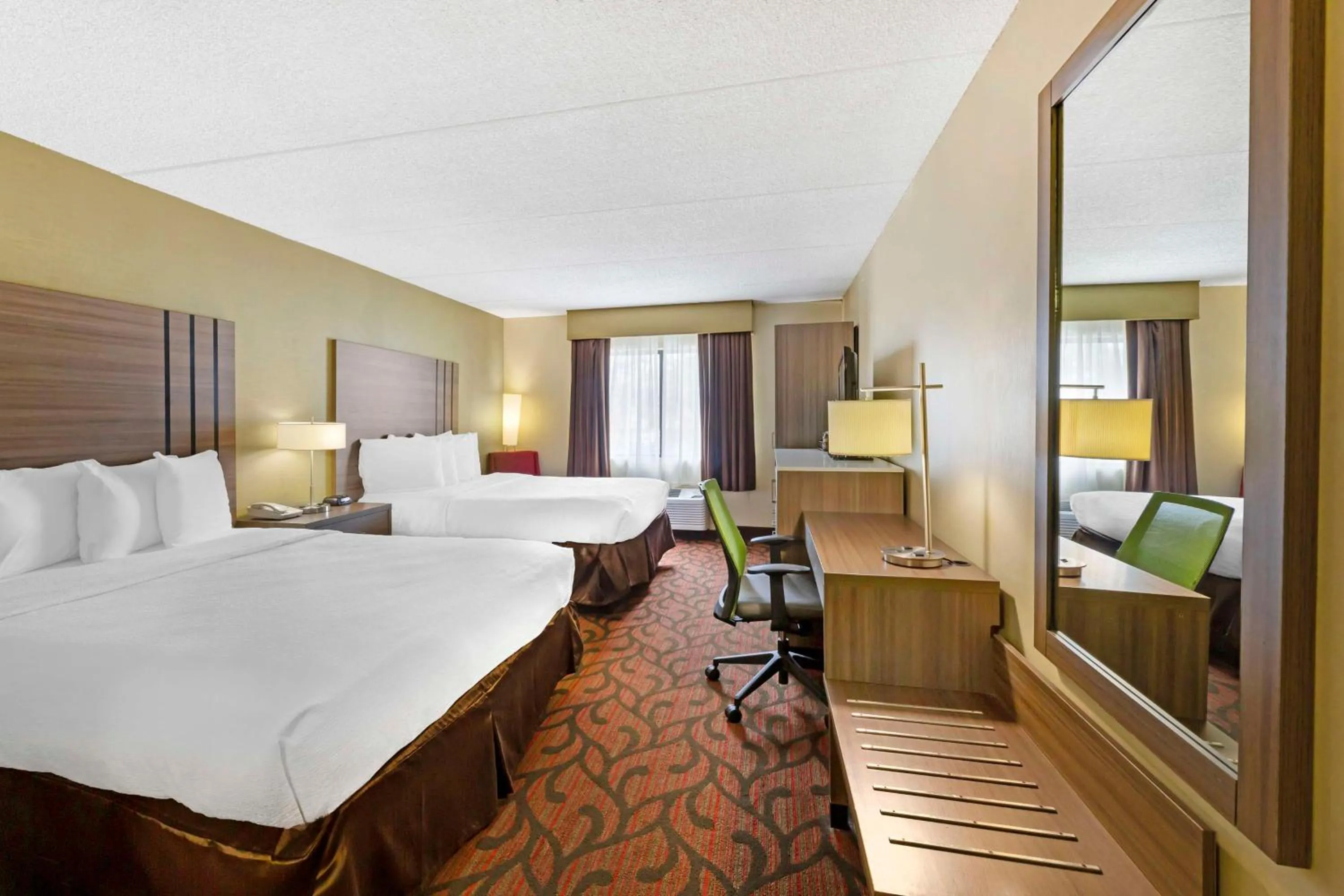 Bedroom, Bed in Best Western Rochester Marketplace Inn