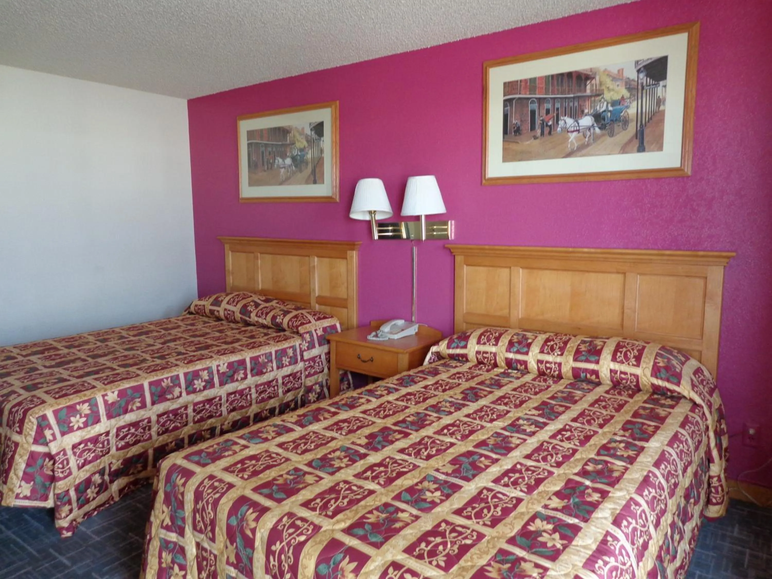 Bed in Knights Inn Fairground