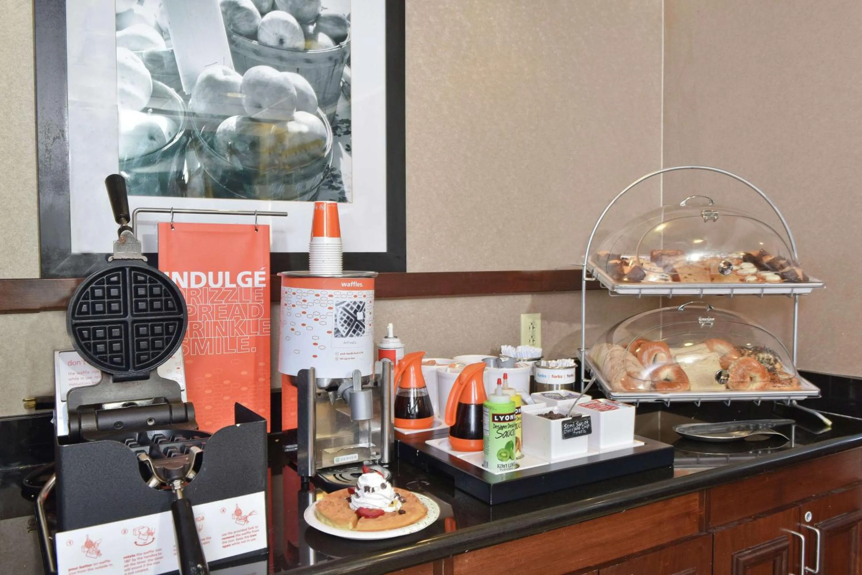 Dining area in Hampton Inn & Suites Alexandria