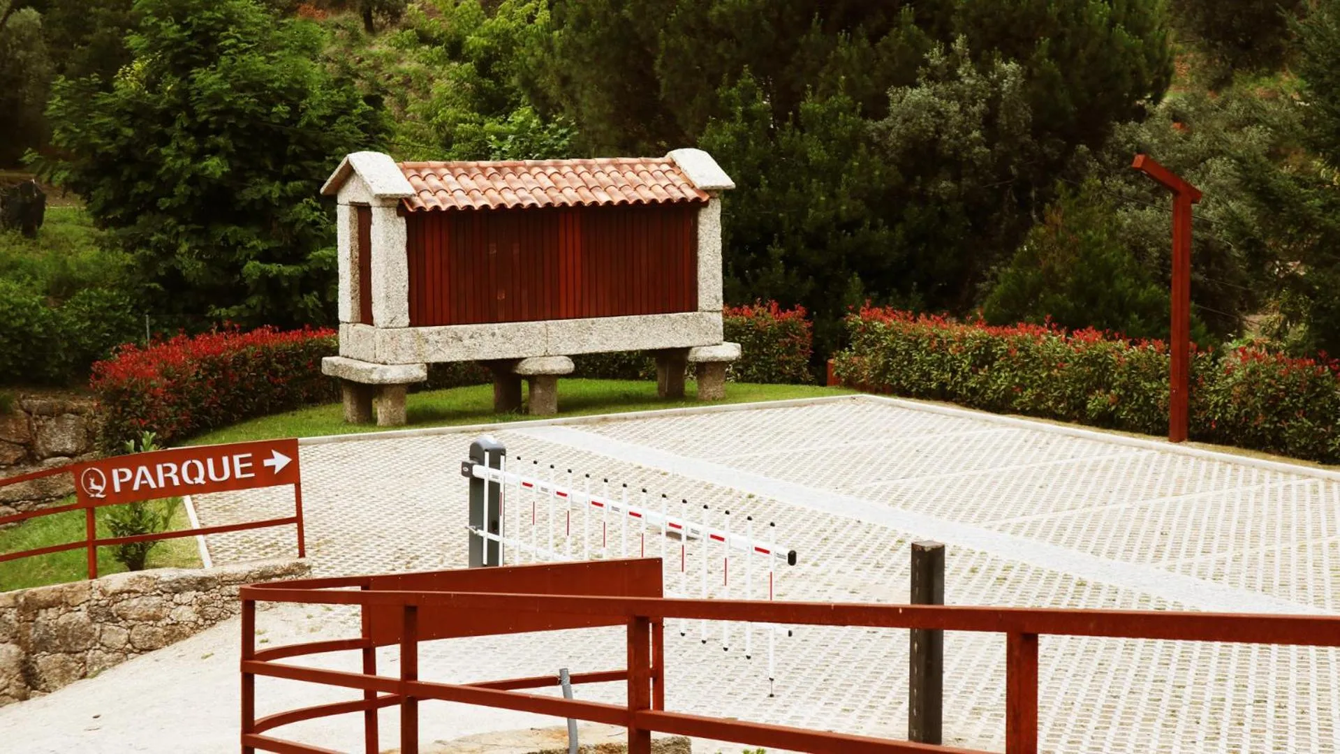 Property building in Agrinho Suites & Spa Gerês