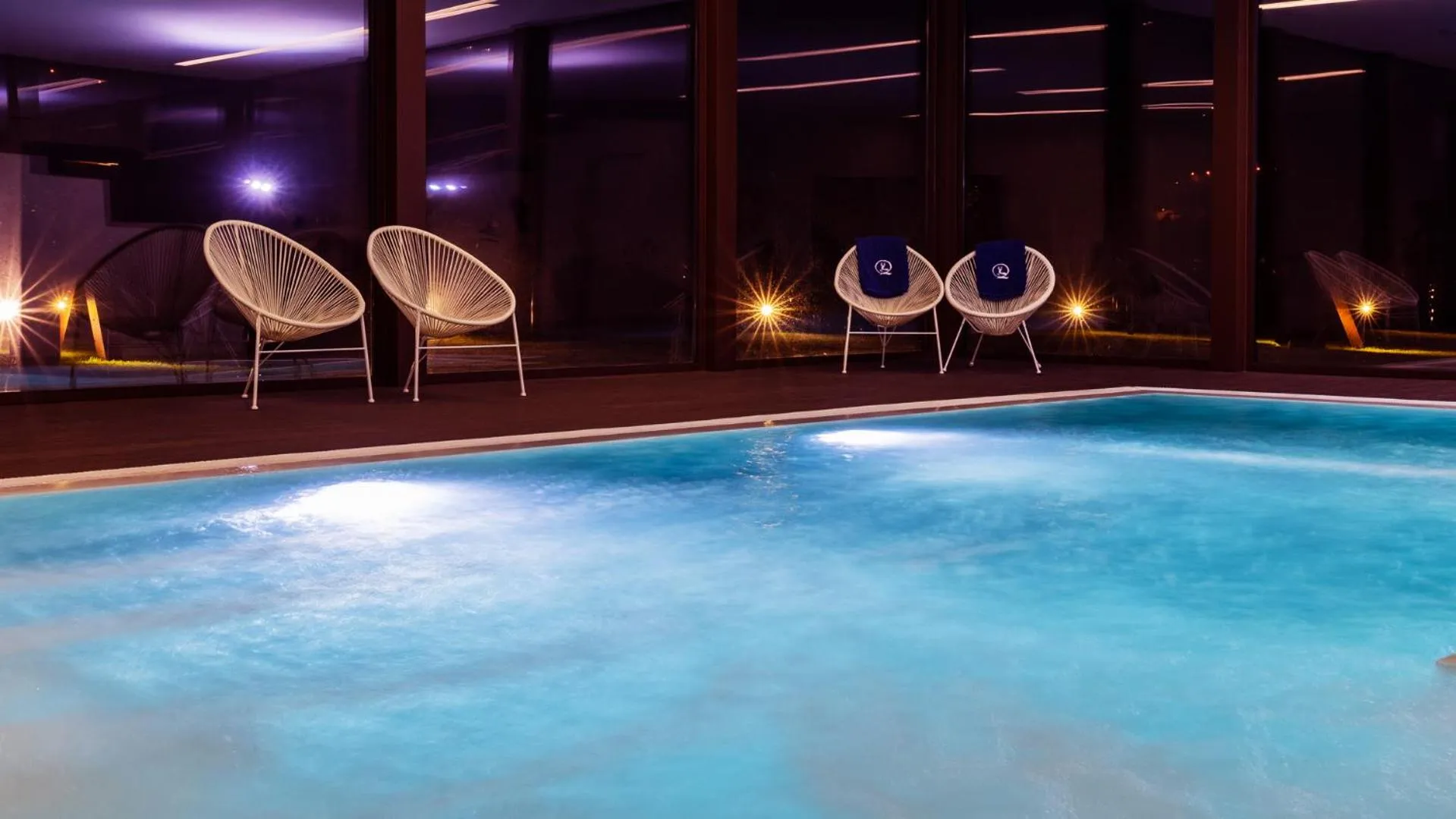 Swimming pool in Agrinho Suites & Spa Gerês