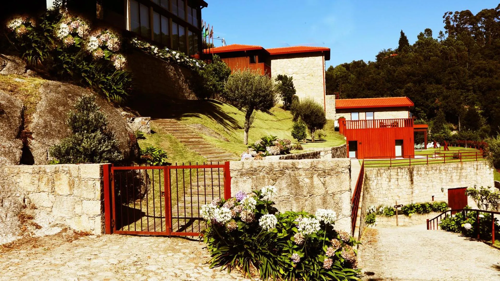 Property building in Agrinho Suites & Spa Gerês