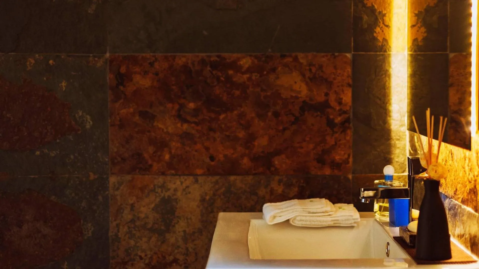 Bathroom in Agrinho Suites & Spa Gerês