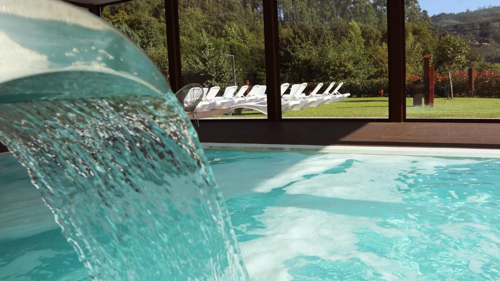 Swimming pool in Agrinho Suites & Spa Gerês