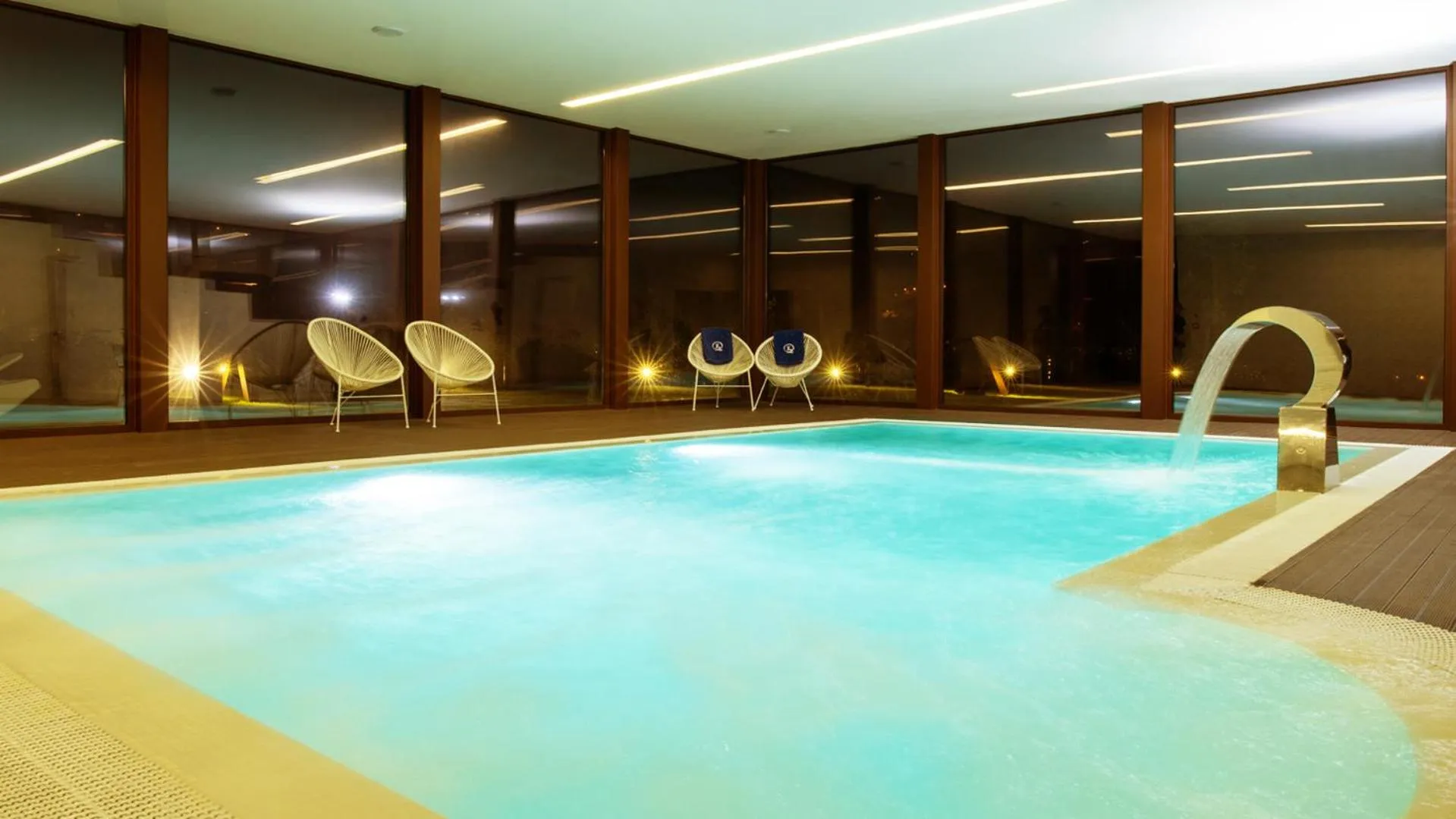 Swimming pool in Agrinho Suites & Spa Gerês