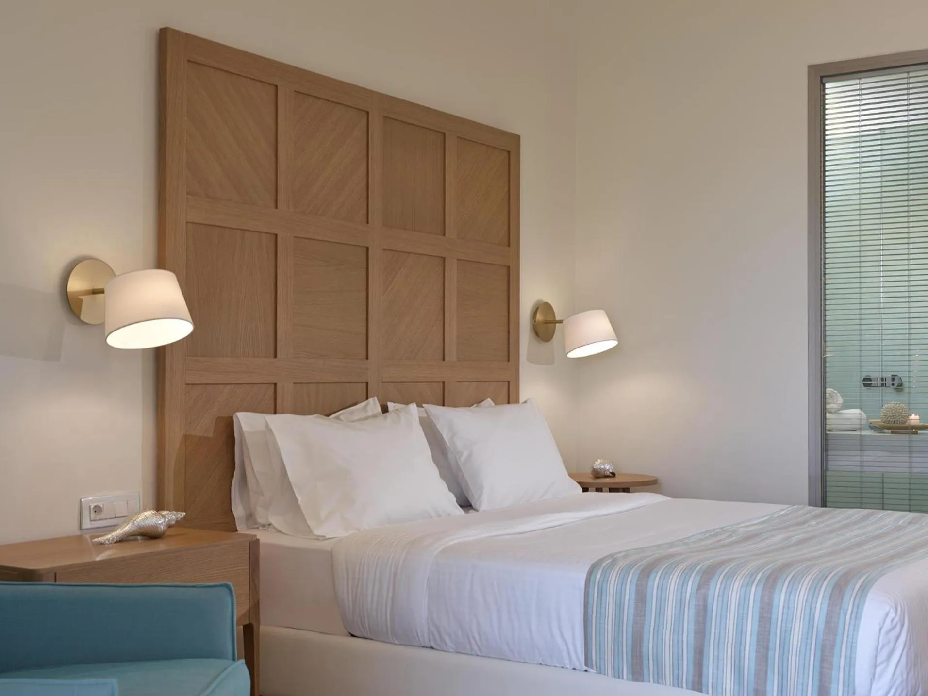 Photo of the whole room, Bed in Pilot Beach Resort